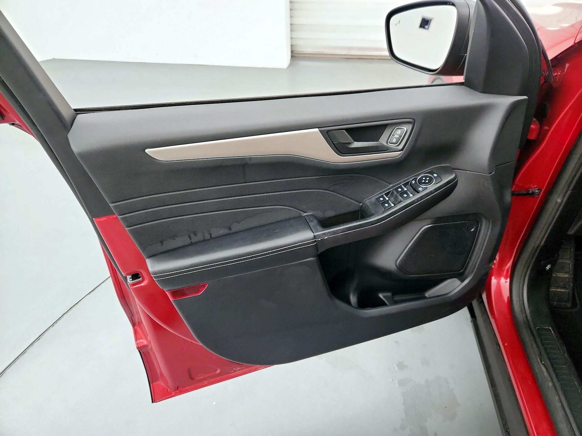 Thumbnail: 2022 Ford Escape - 12