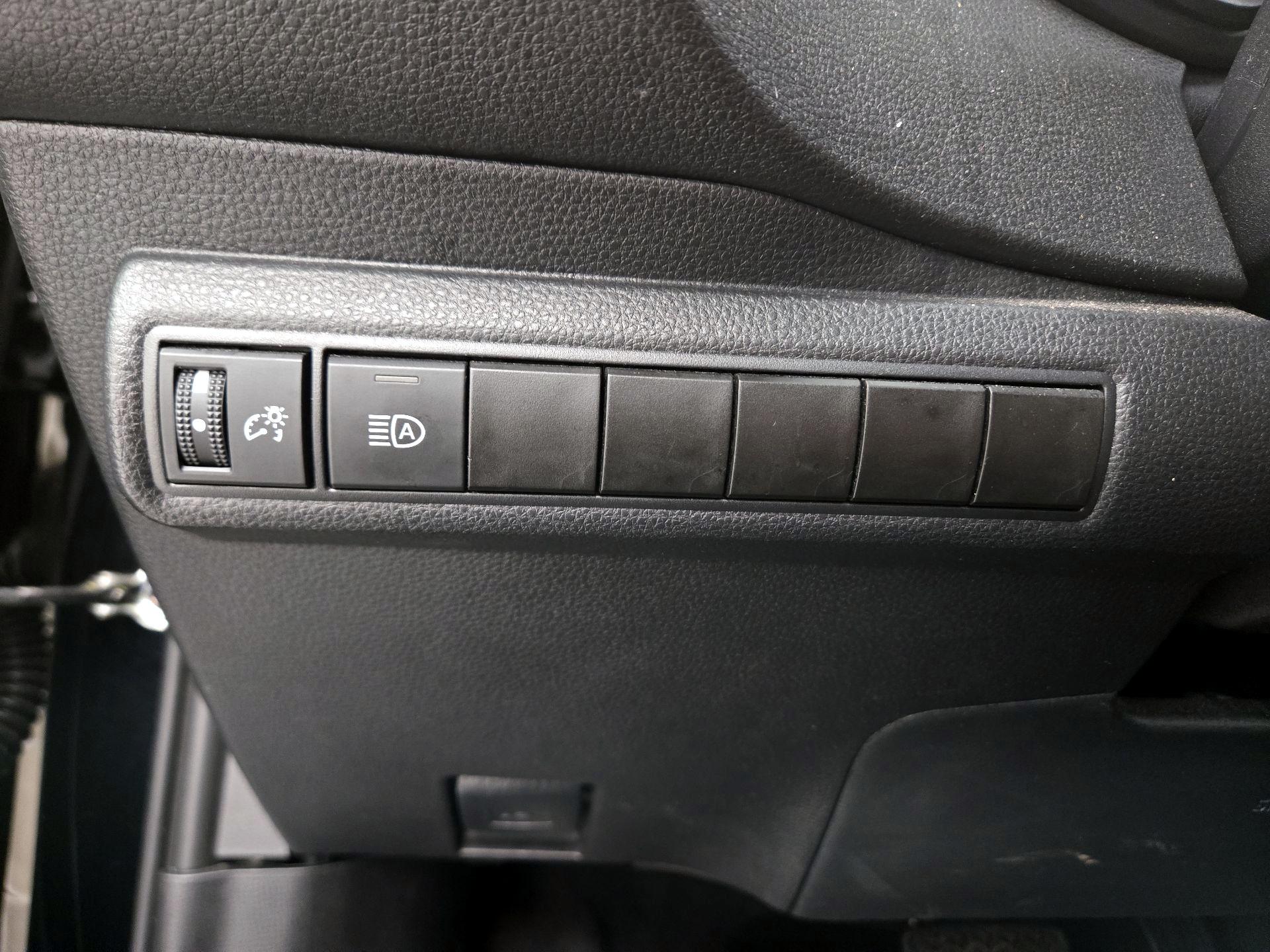 Thumbnail: 2025 Toyota Corolla - 13