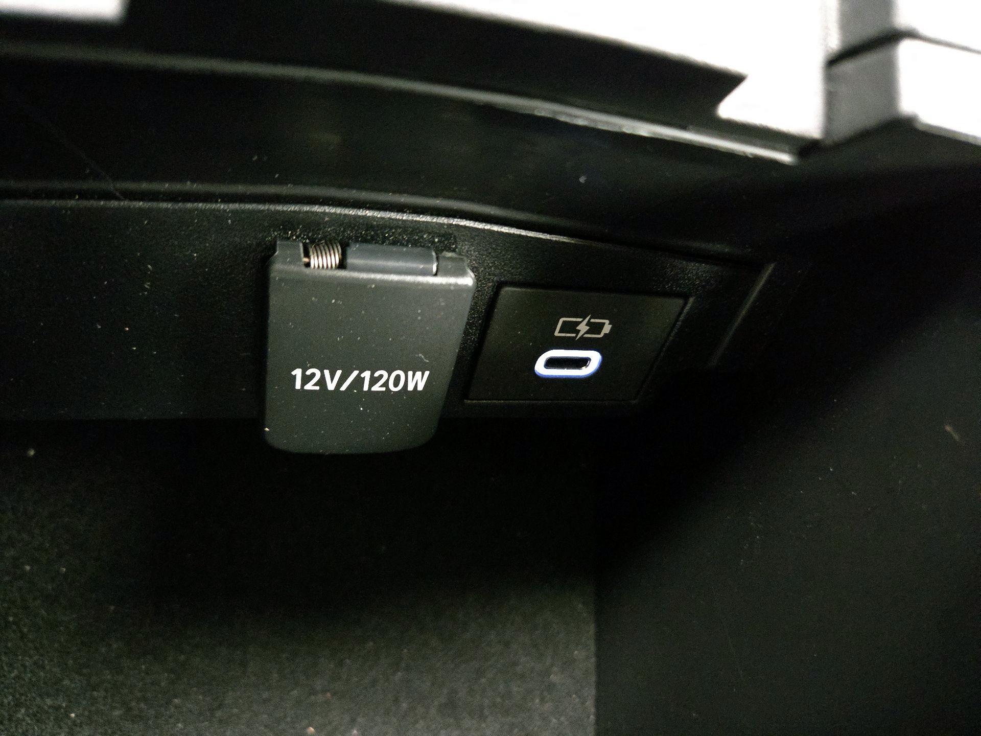 Thumbnail: 2025 Toyota Corolla - 18