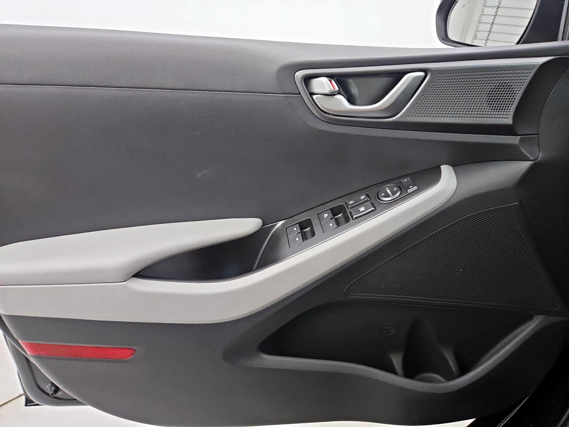 Thumbnail: 2022 Hyundai Ioniq - 12