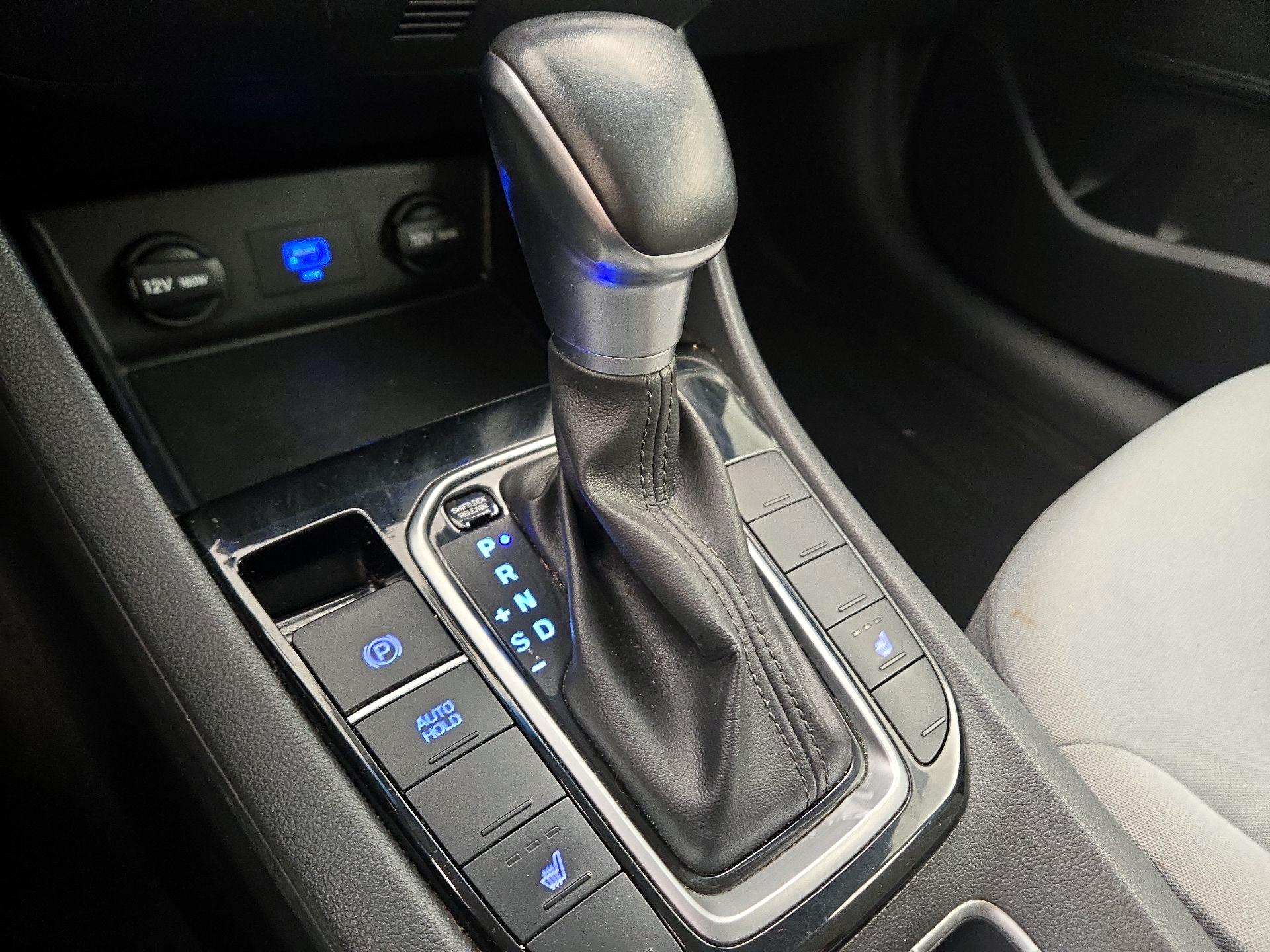 Thumbnail: 2022 Hyundai Ioniq - 17