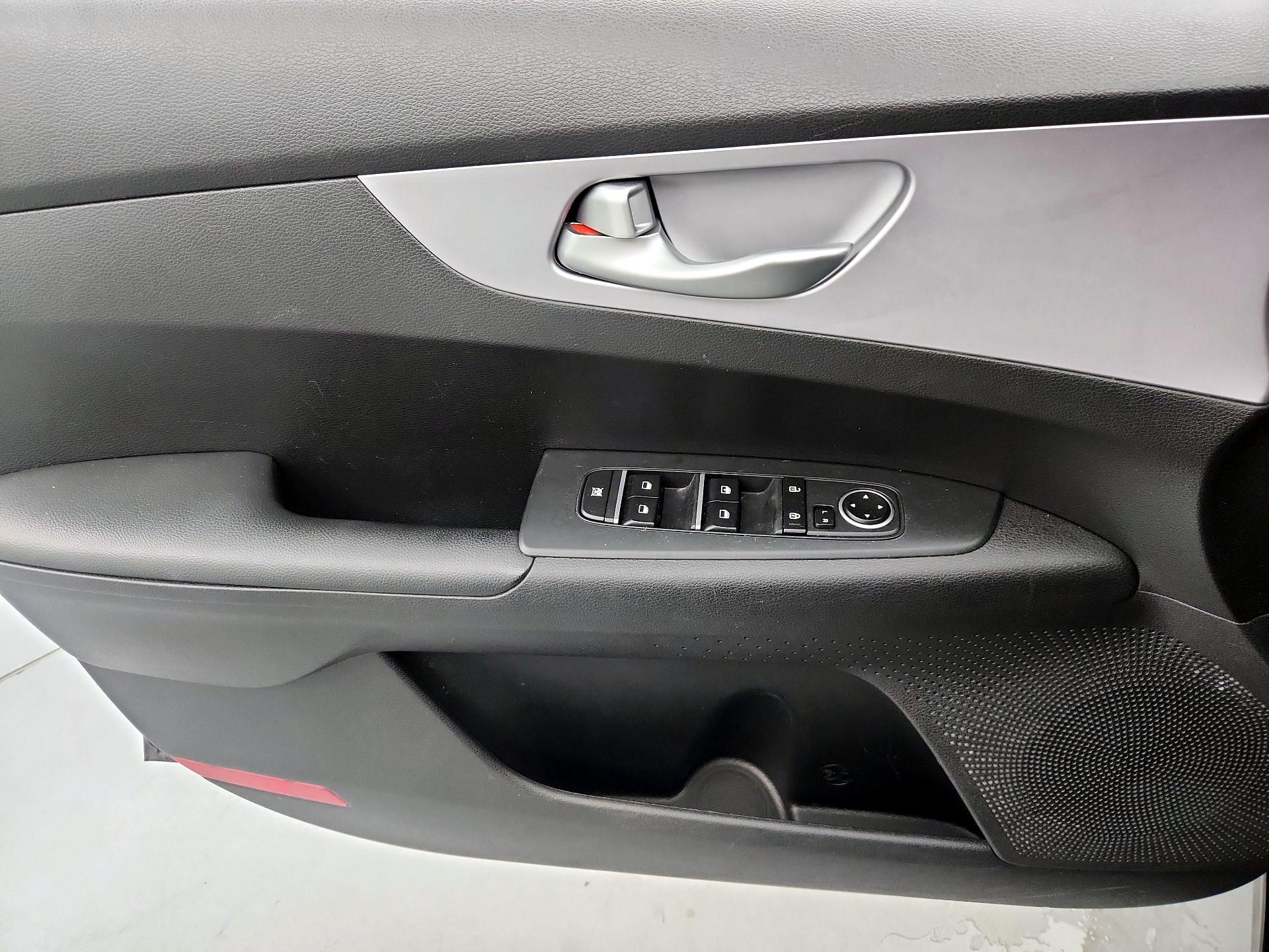 Thumbnail: 2024 Kia Forte - 12