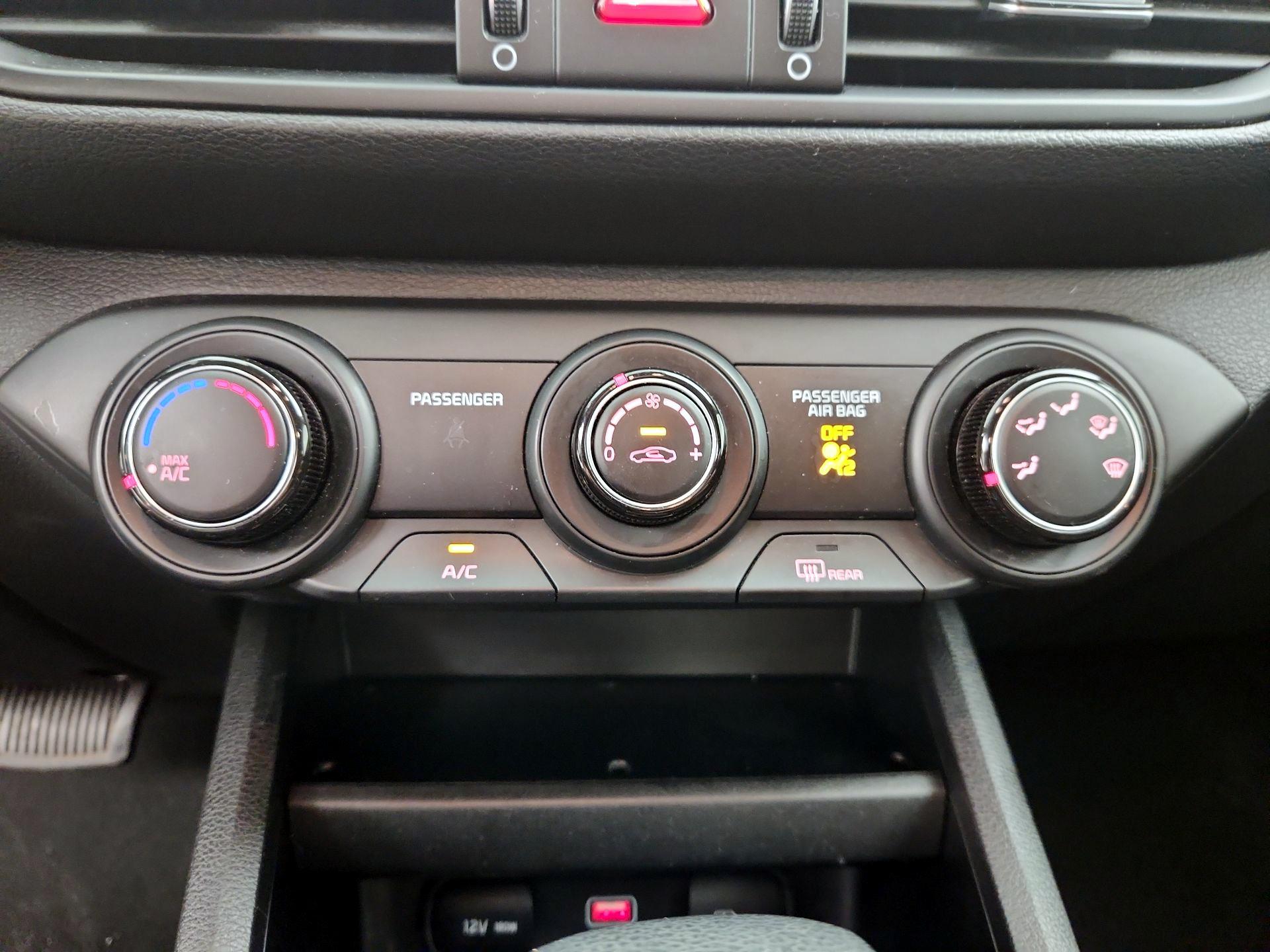 Thumbnail: 2024 Kia Forte - 16