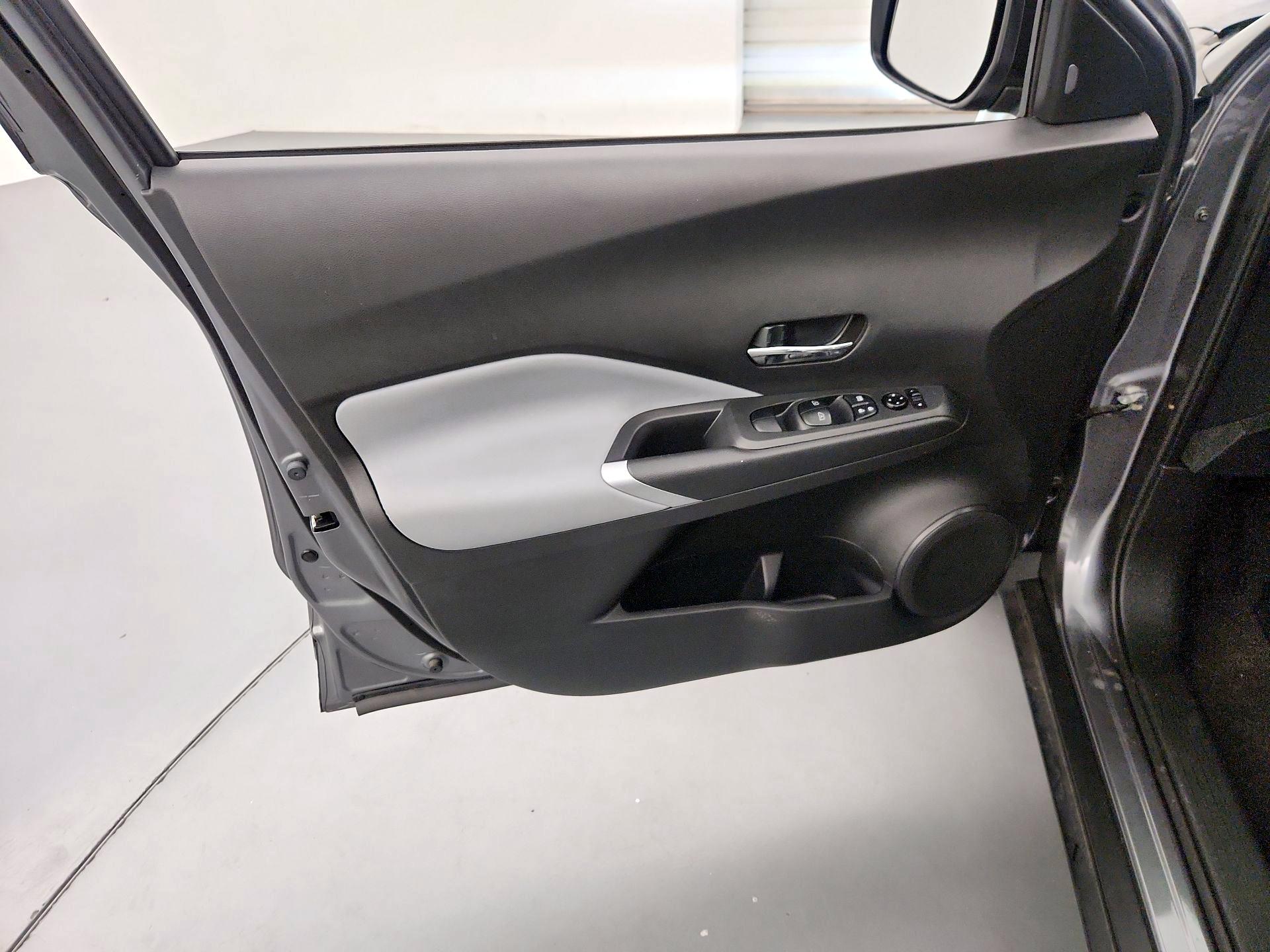 Thumbnail: 2023 Nissan Kicks - 12