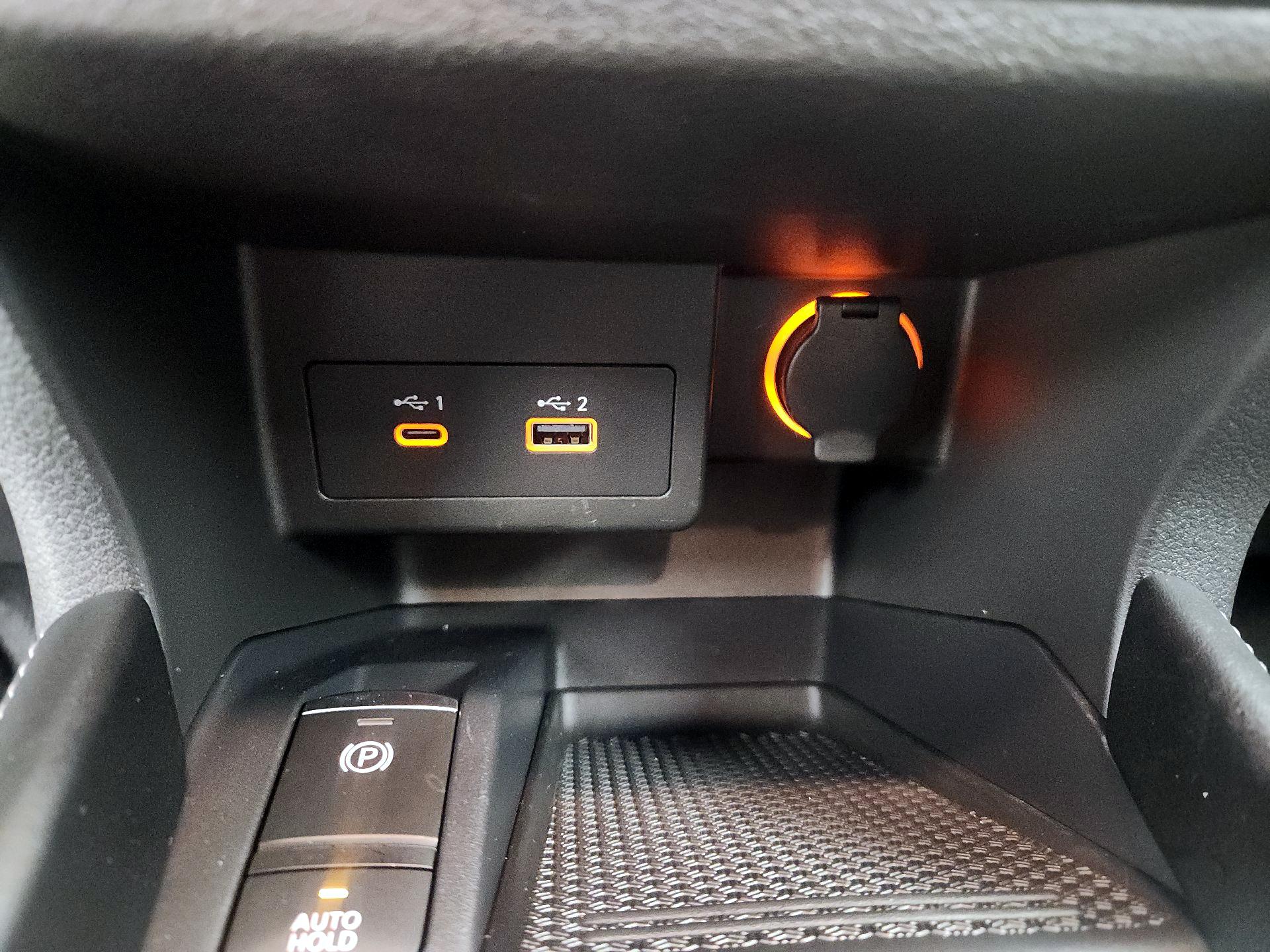 Thumbnail: 2023 Nissan Kicks - 18