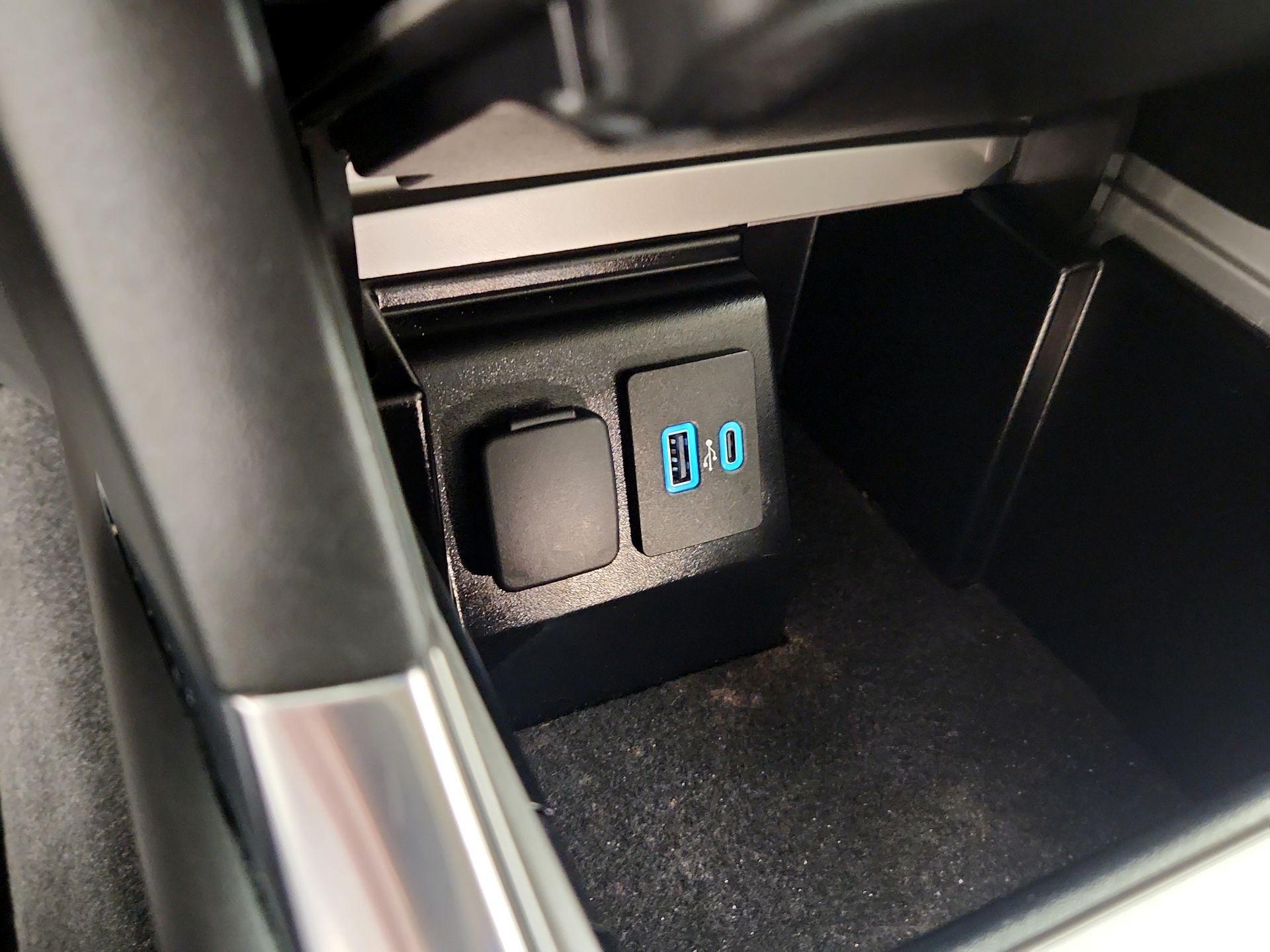 Thumbnail: 2022 Ford Explorer - 18