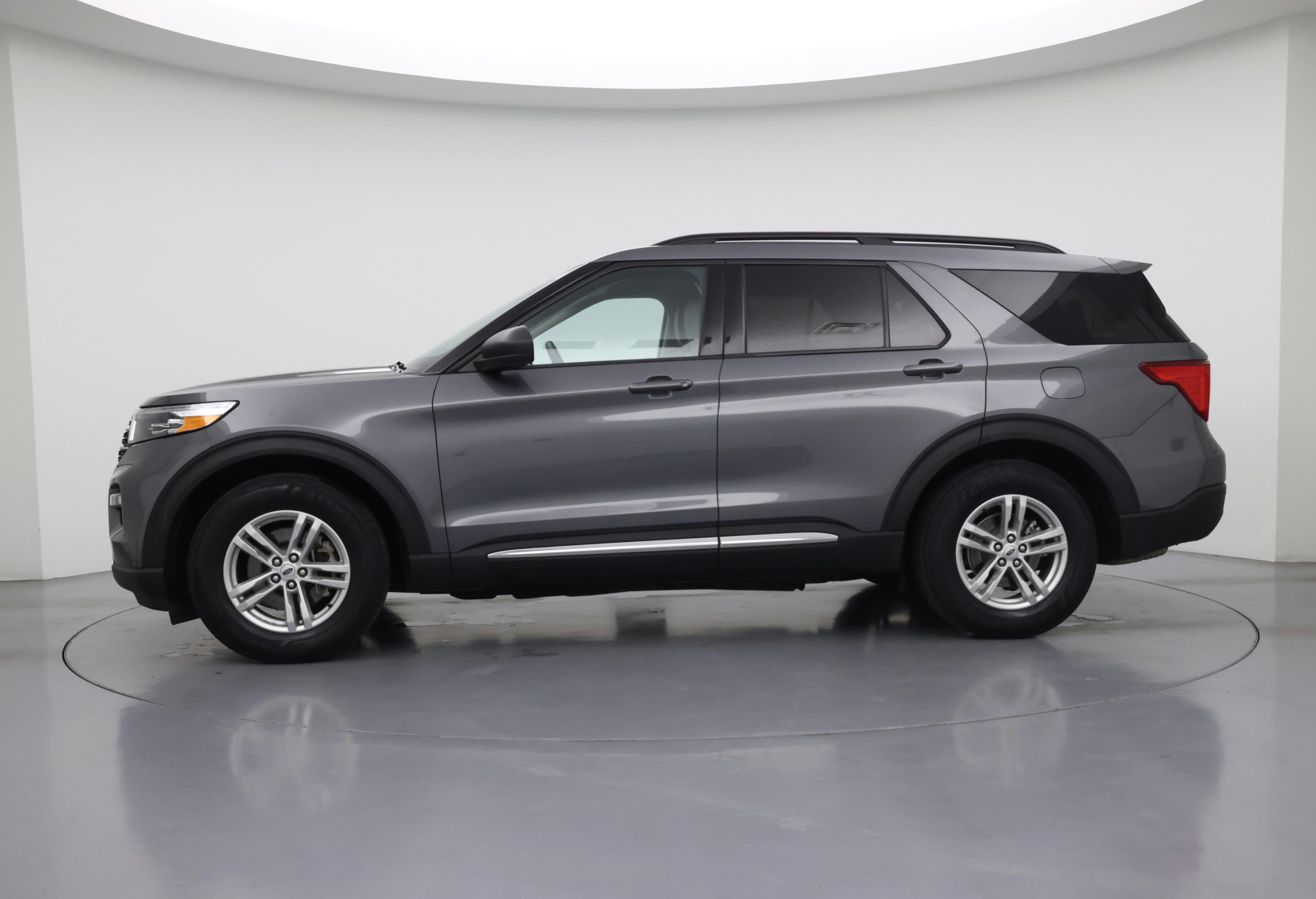 Thumbnail: 2022 Ford Explorer - 3