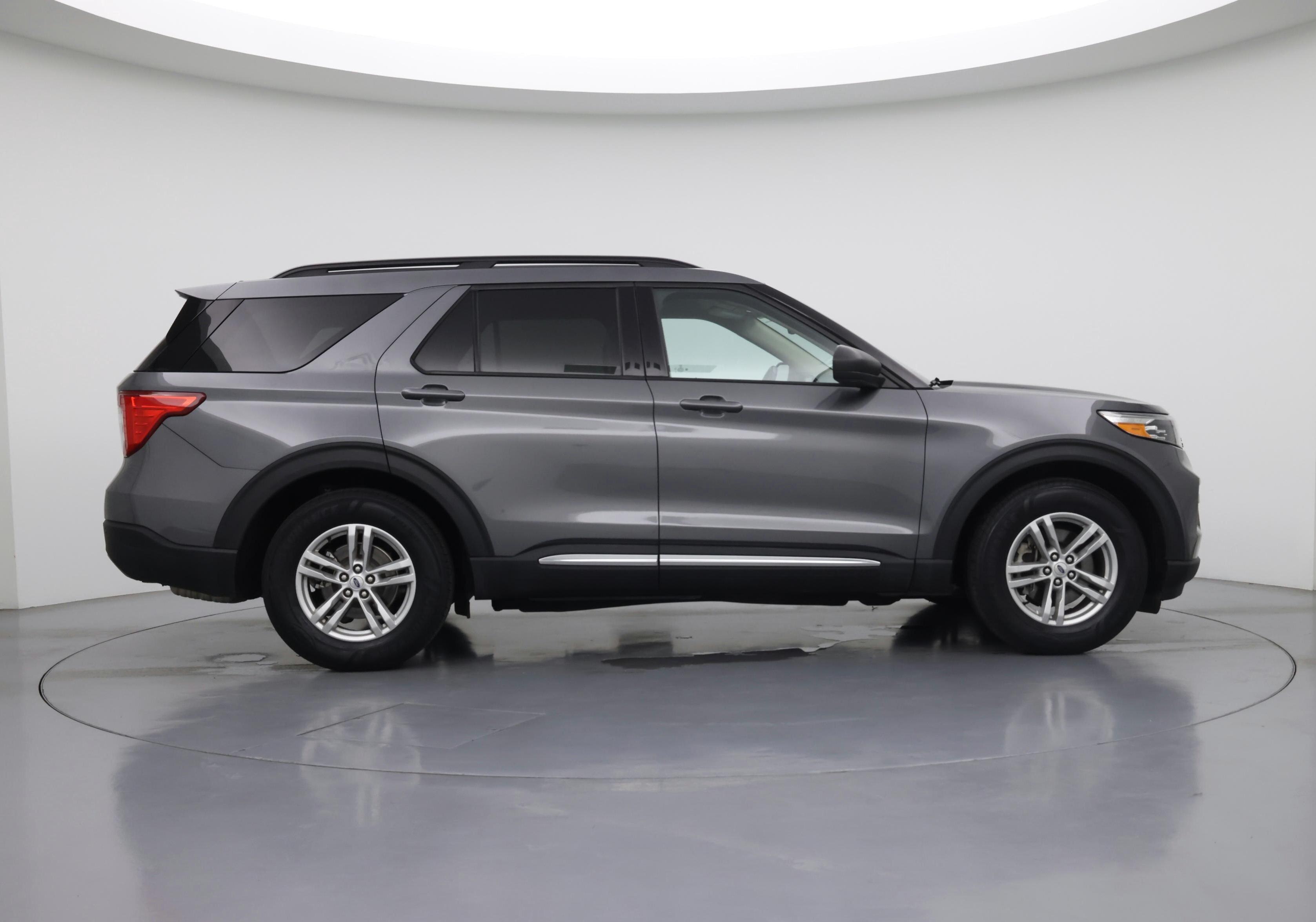 Thumbnail: 2022 Ford Explorer - 7