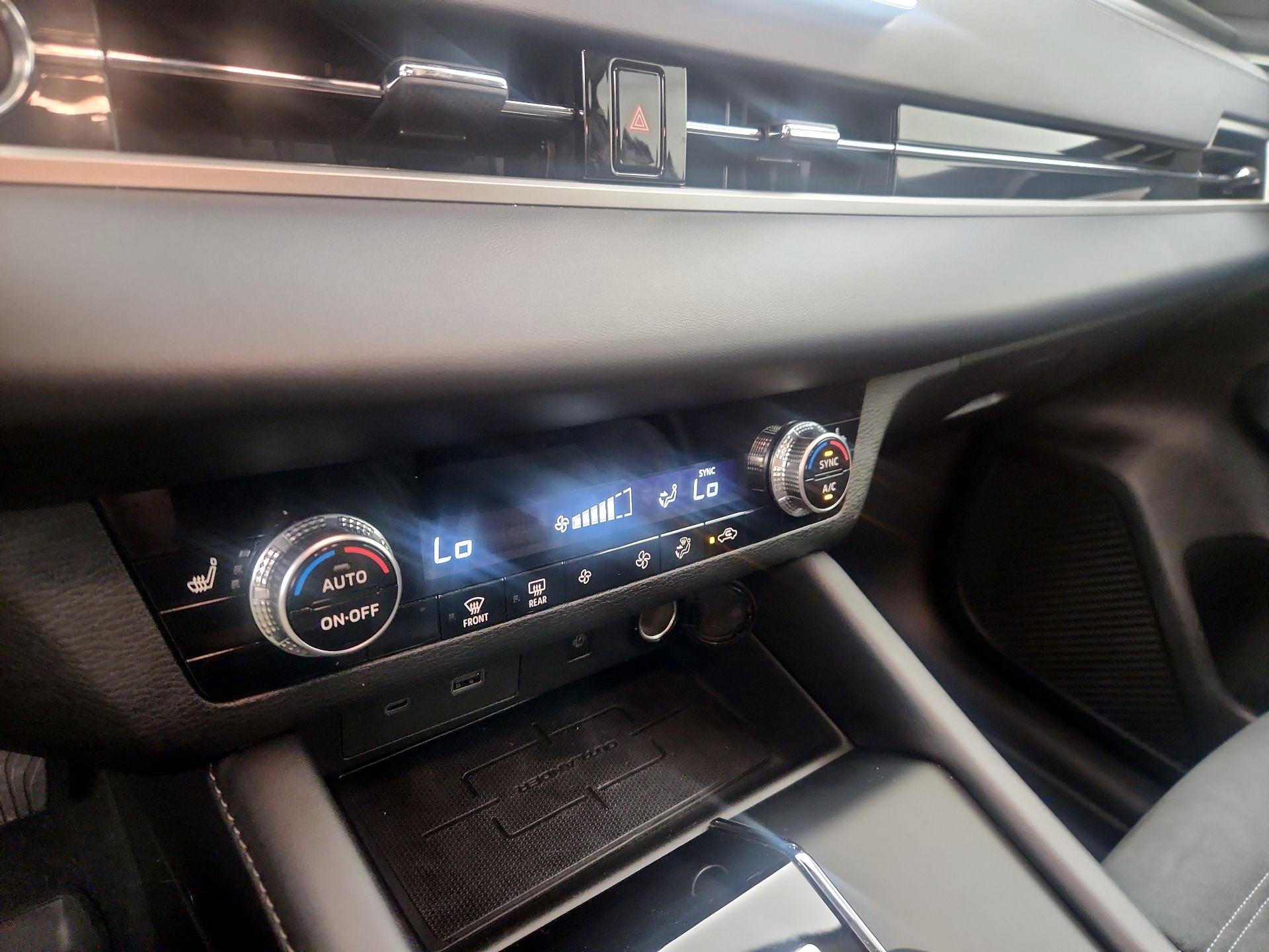 Thumbnail: 2024 Mitsubishi Outlander - 17