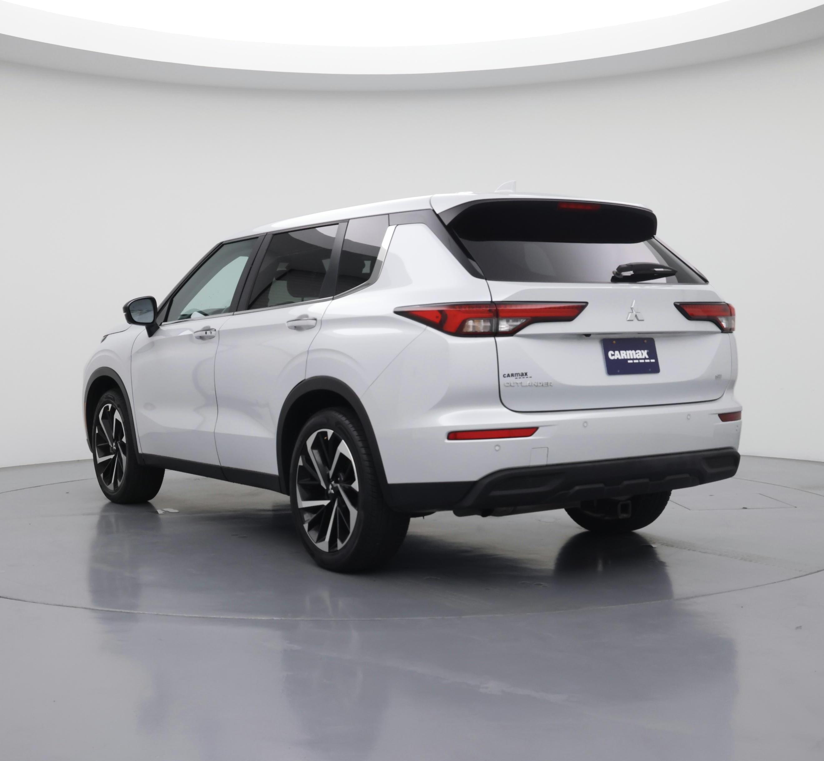 Thumbnail: 2024 Mitsubishi Outlander - 2