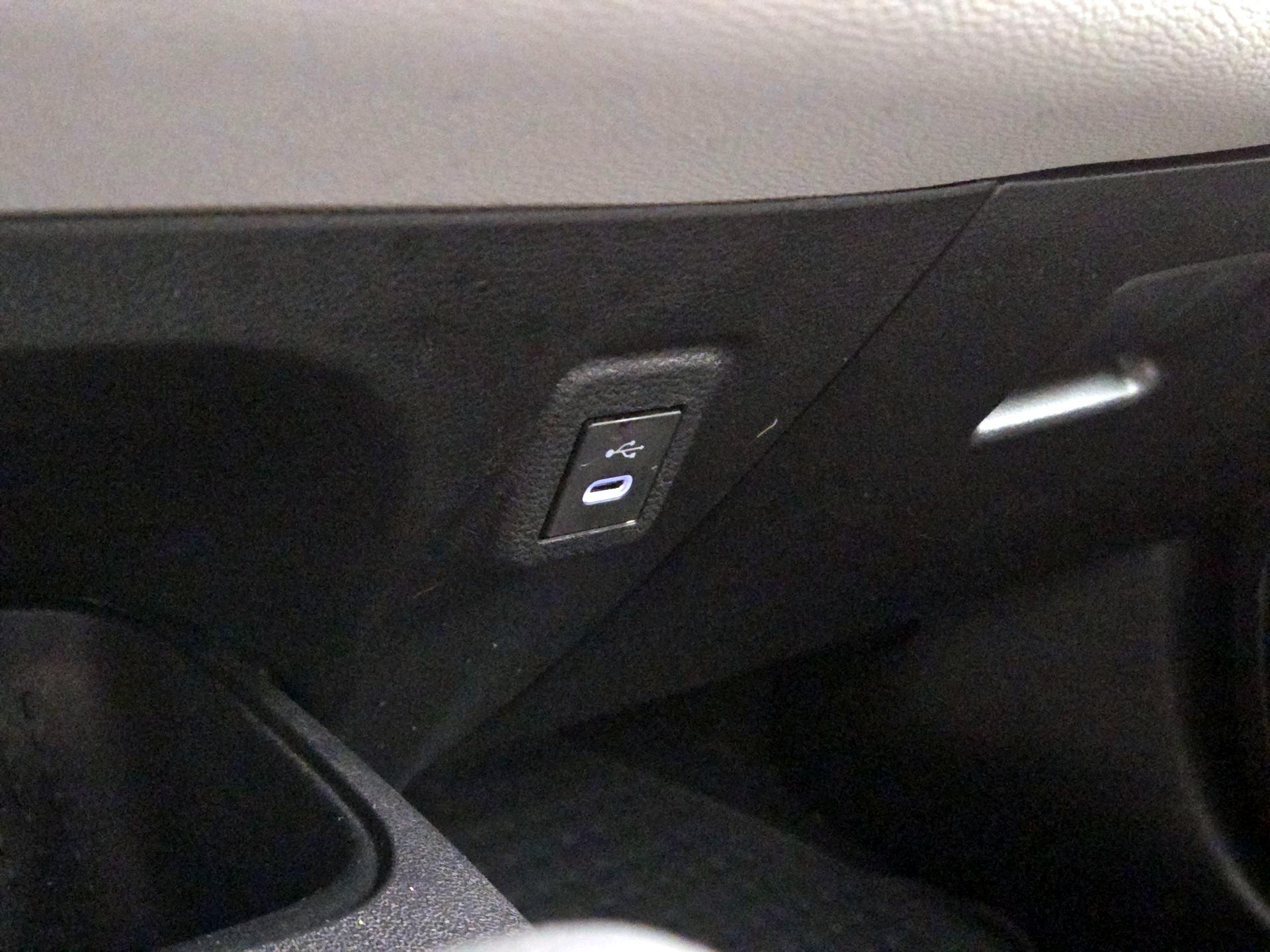 Thumbnail: 2025 Toyota Corolla - 18