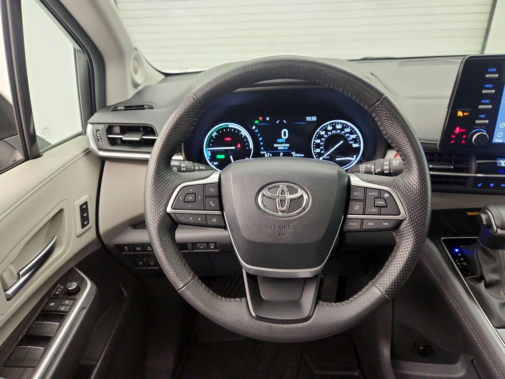 Thumbnail: 2024 Toyota Sienna - 10