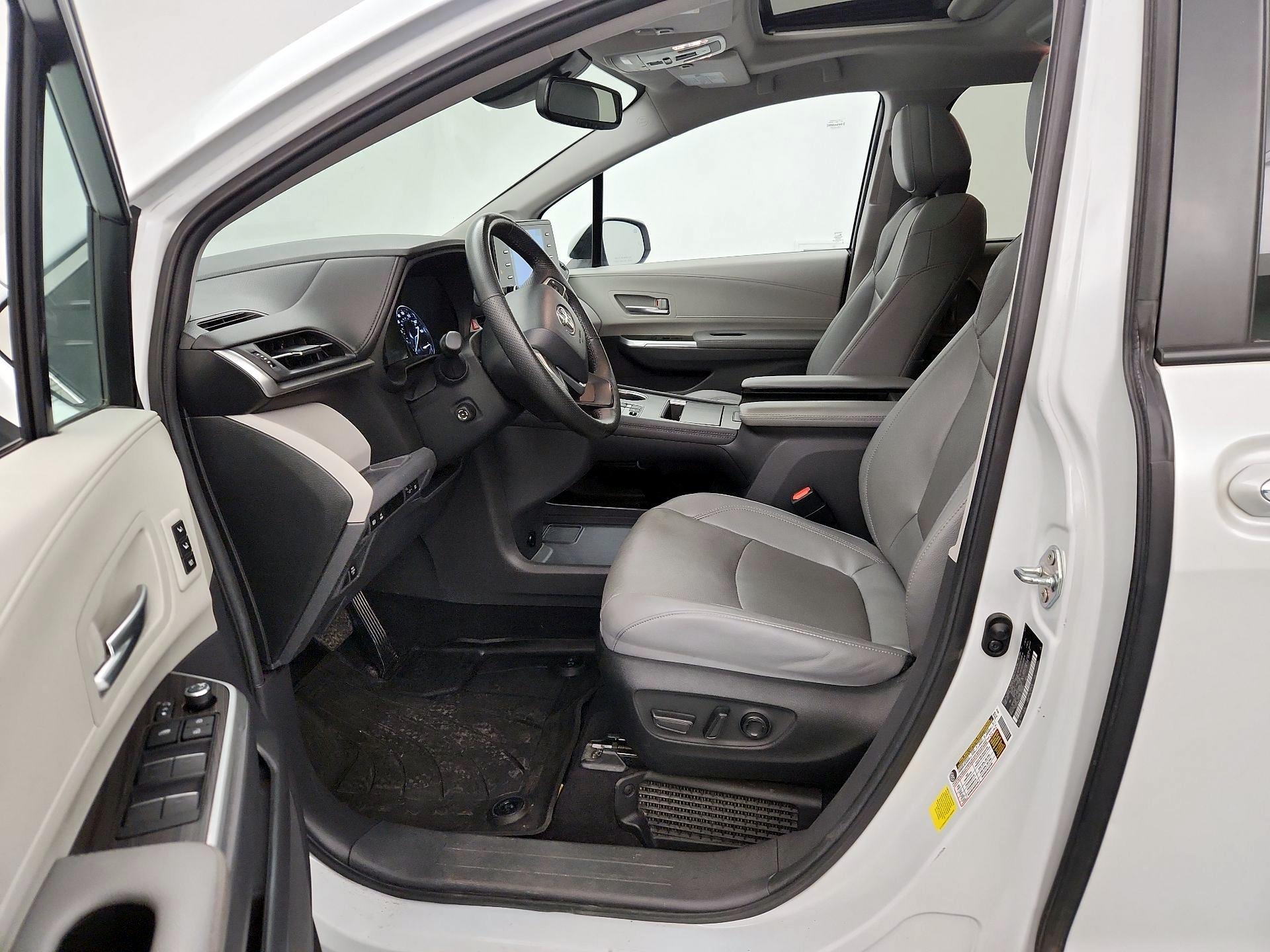 Thumbnail: 2024 Toyota Sienna - 11