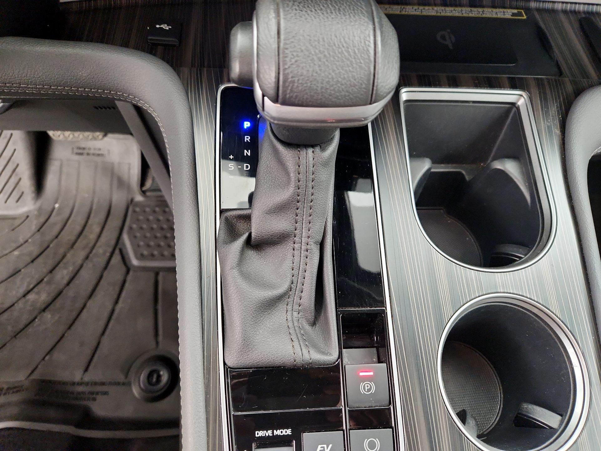 Thumbnail: 2024 Toyota Sienna - 18