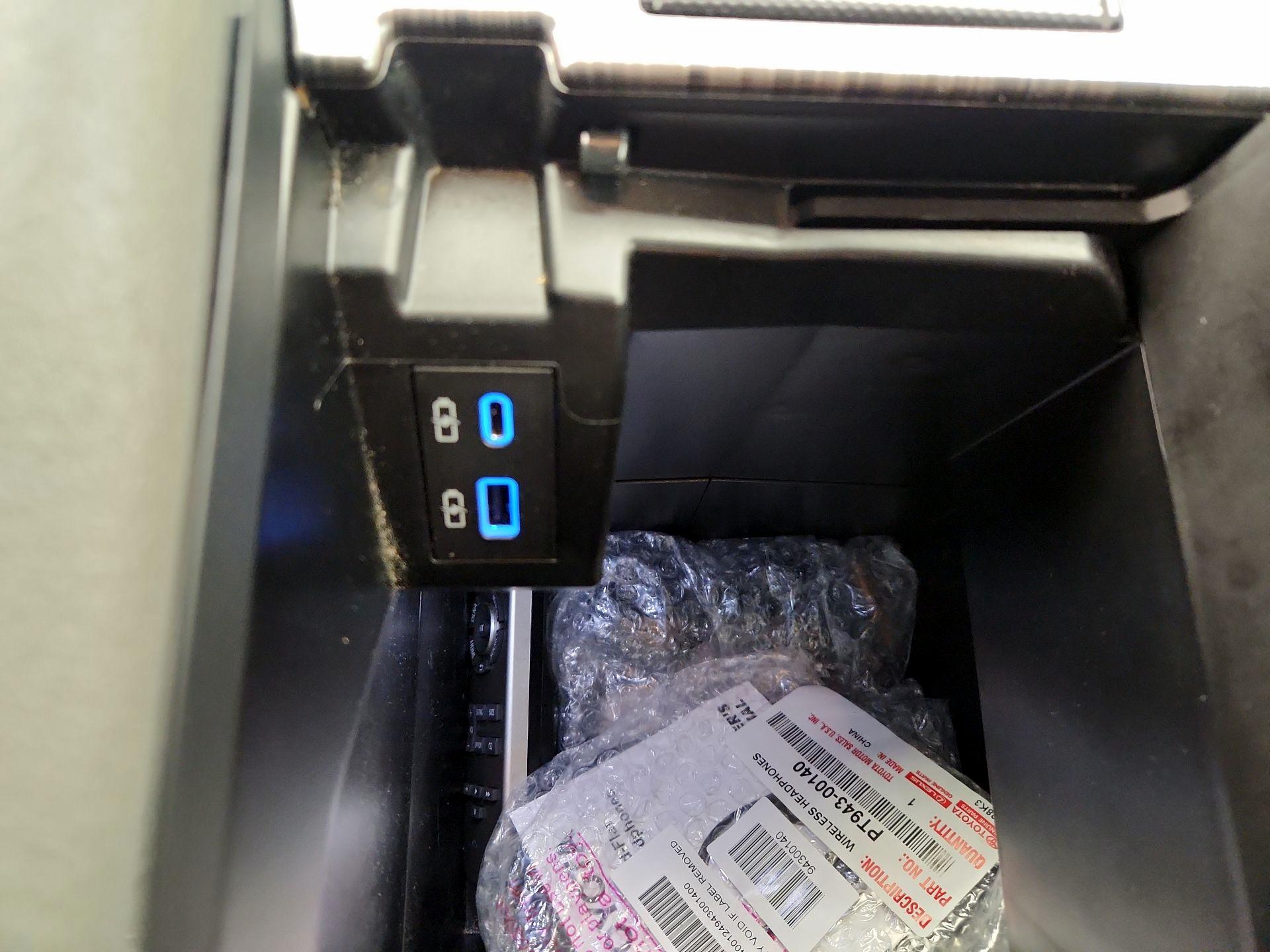 Thumbnail: 2024 Toyota Sienna - 19