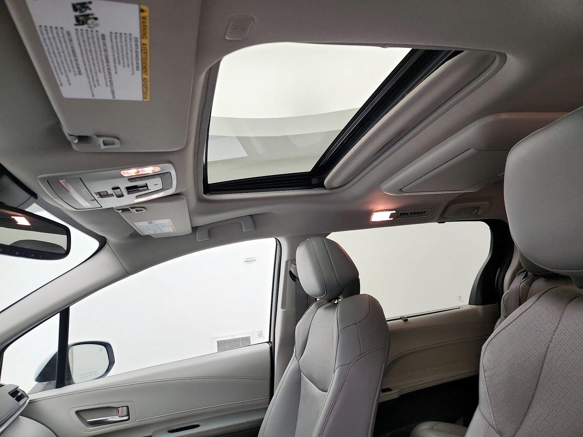 Thumbnail: 2024 Toyota Sienna - 20