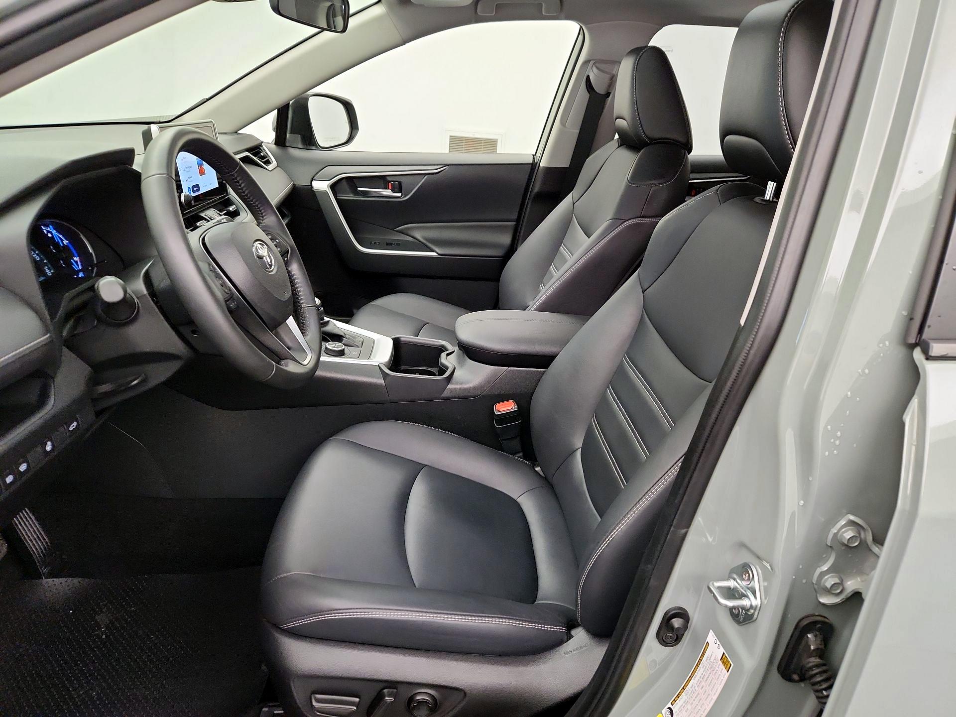 Thumbnail: 2023 Toyota RAV4 - 11