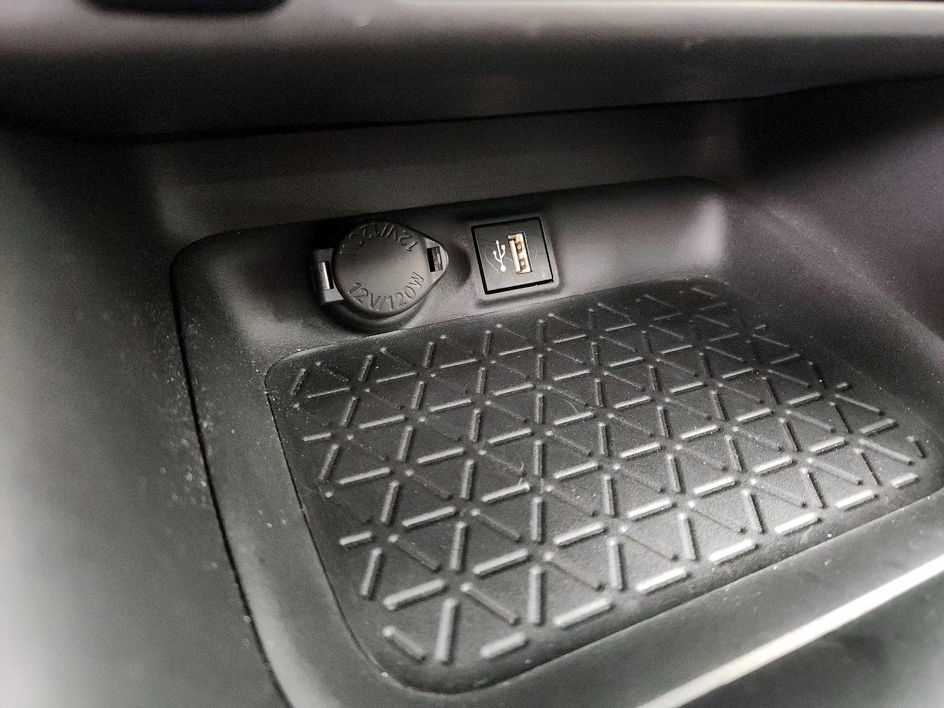 Thumbnail: 2023 Toyota RAV4 - 18