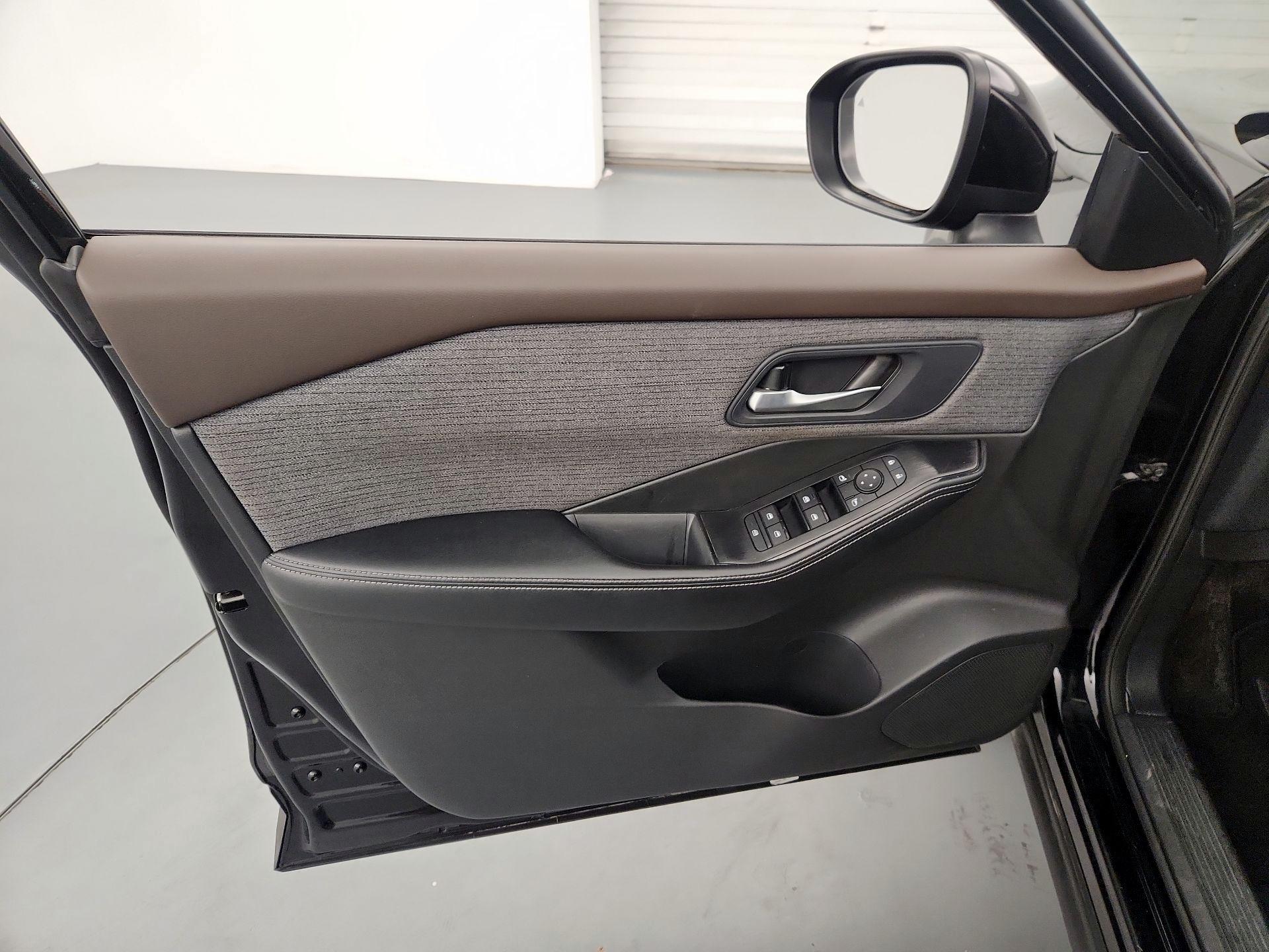 Thumbnail: 2023 Nissan Rogue - 12