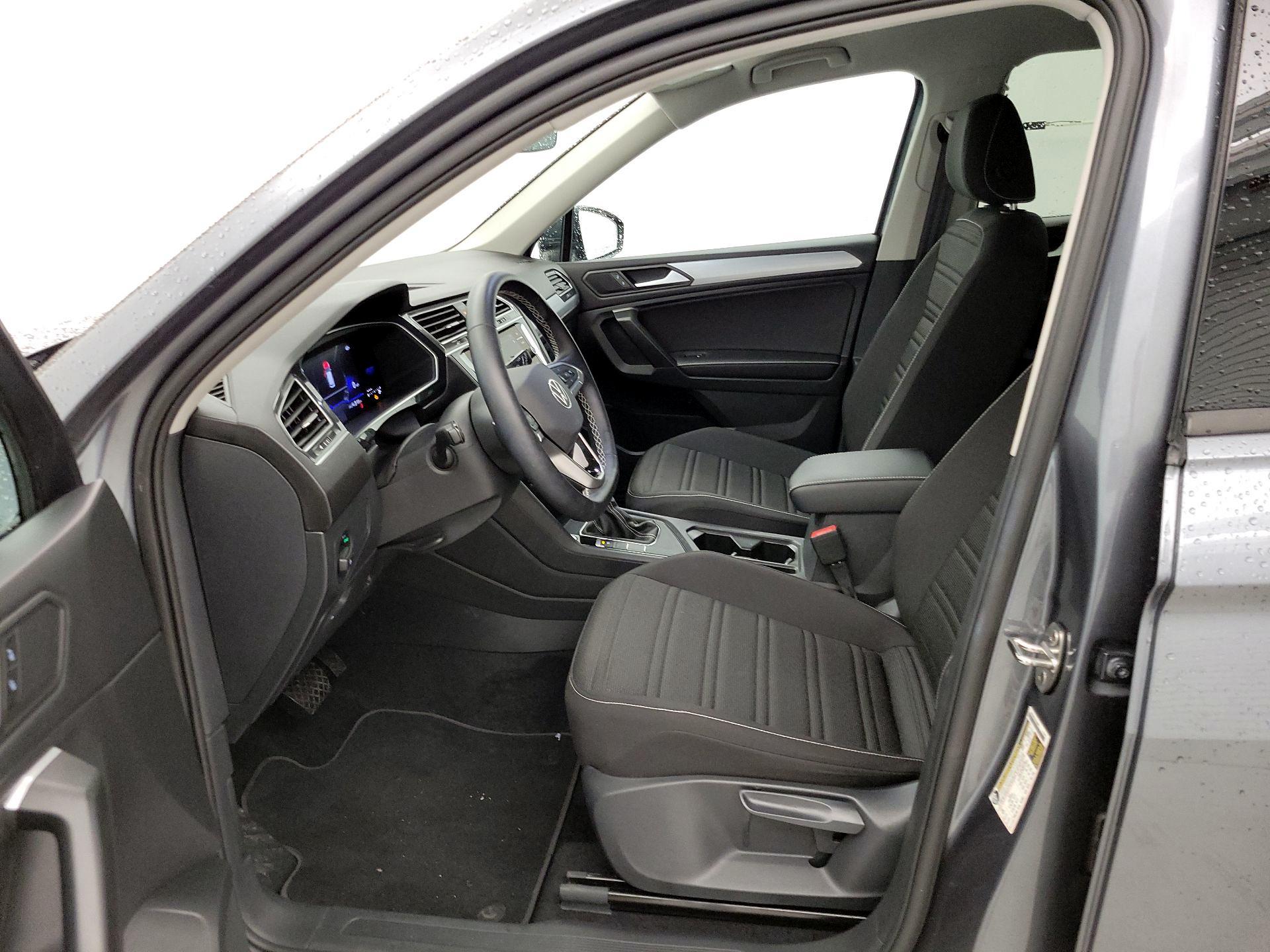 Thumbnail: 2024 Volkswagen Tiguan - 11