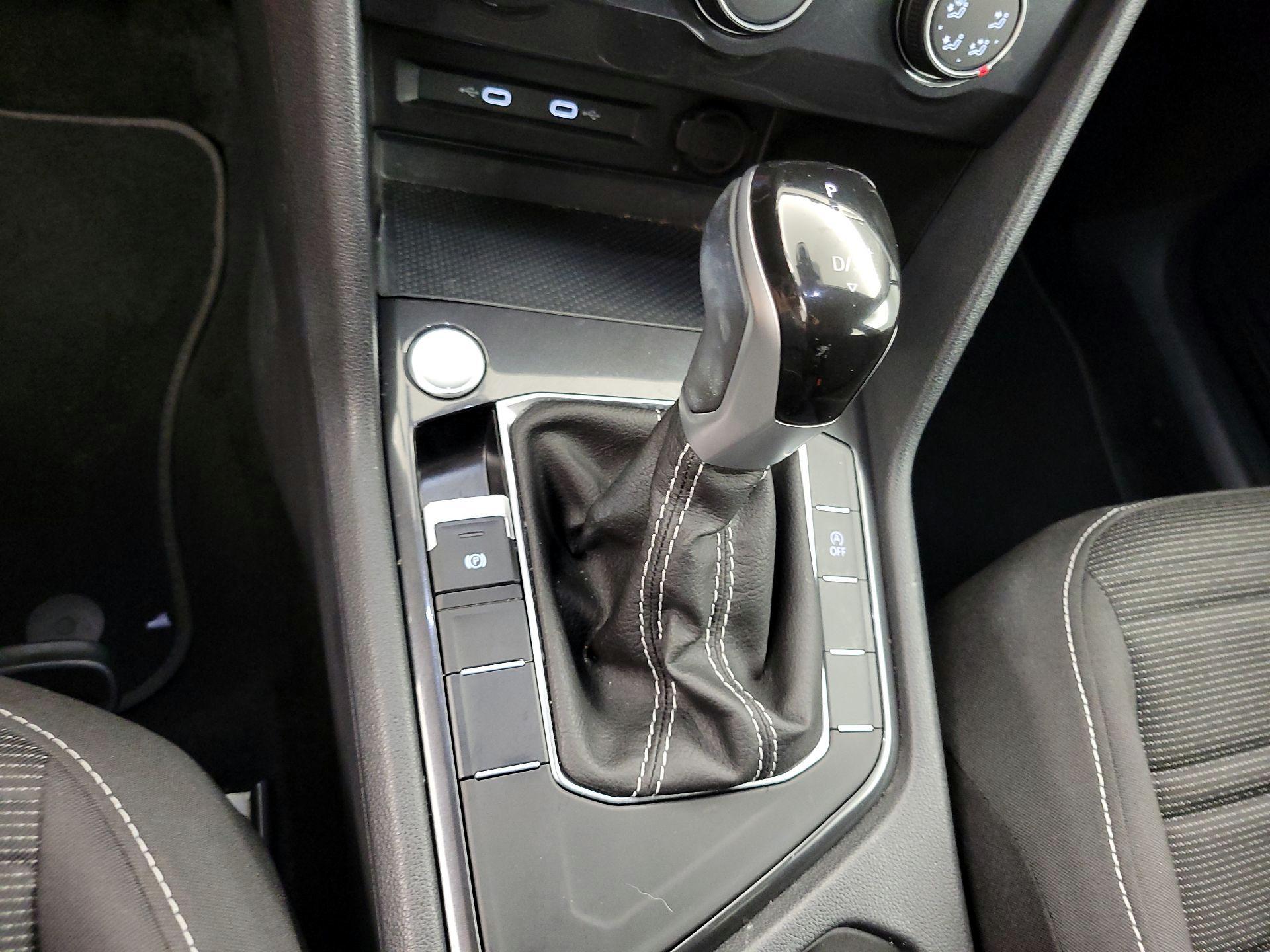 Thumbnail: 2024 Volkswagen Tiguan - 17