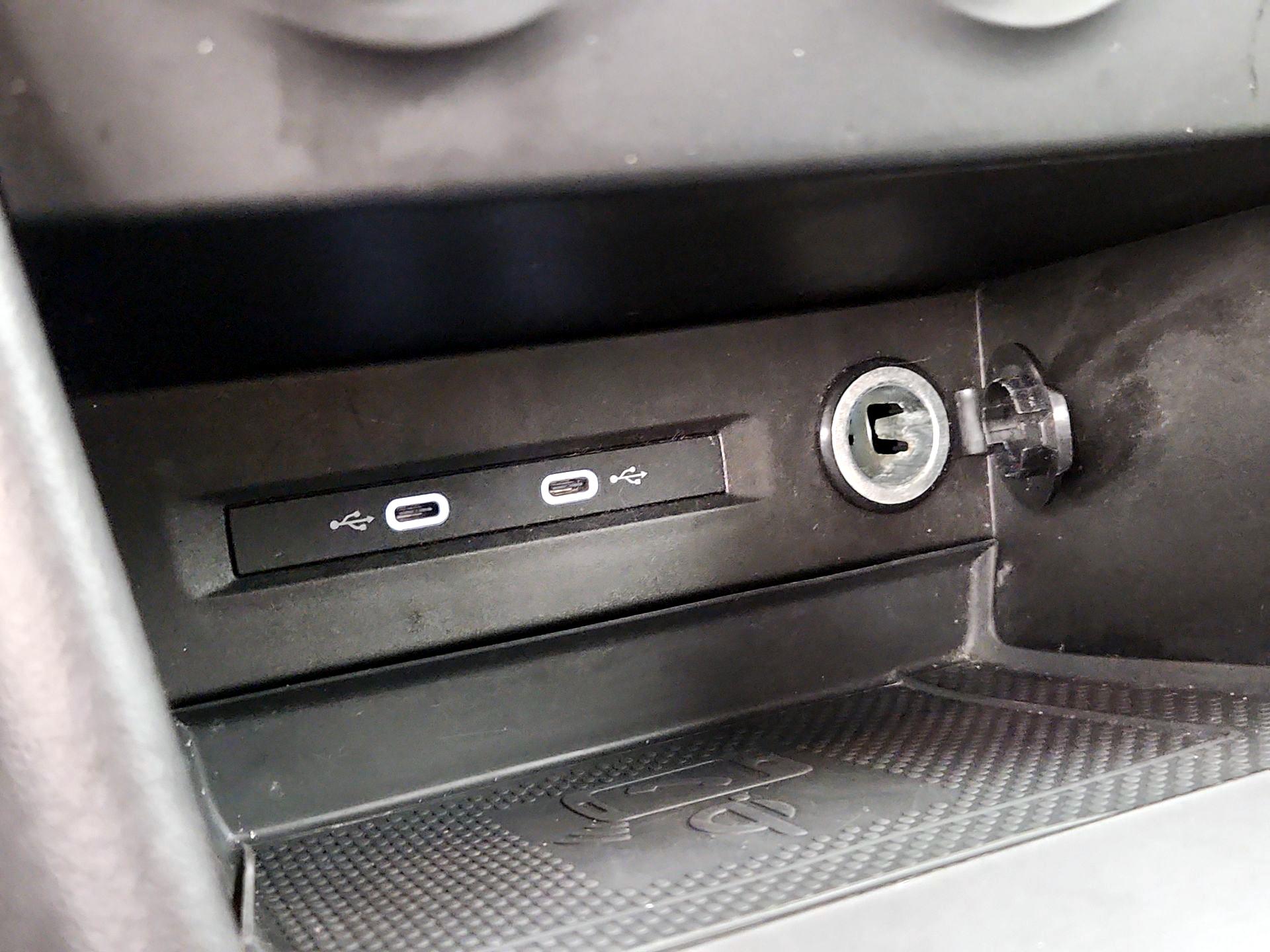 Thumbnail: 2022 Volkswagen Taos - 18