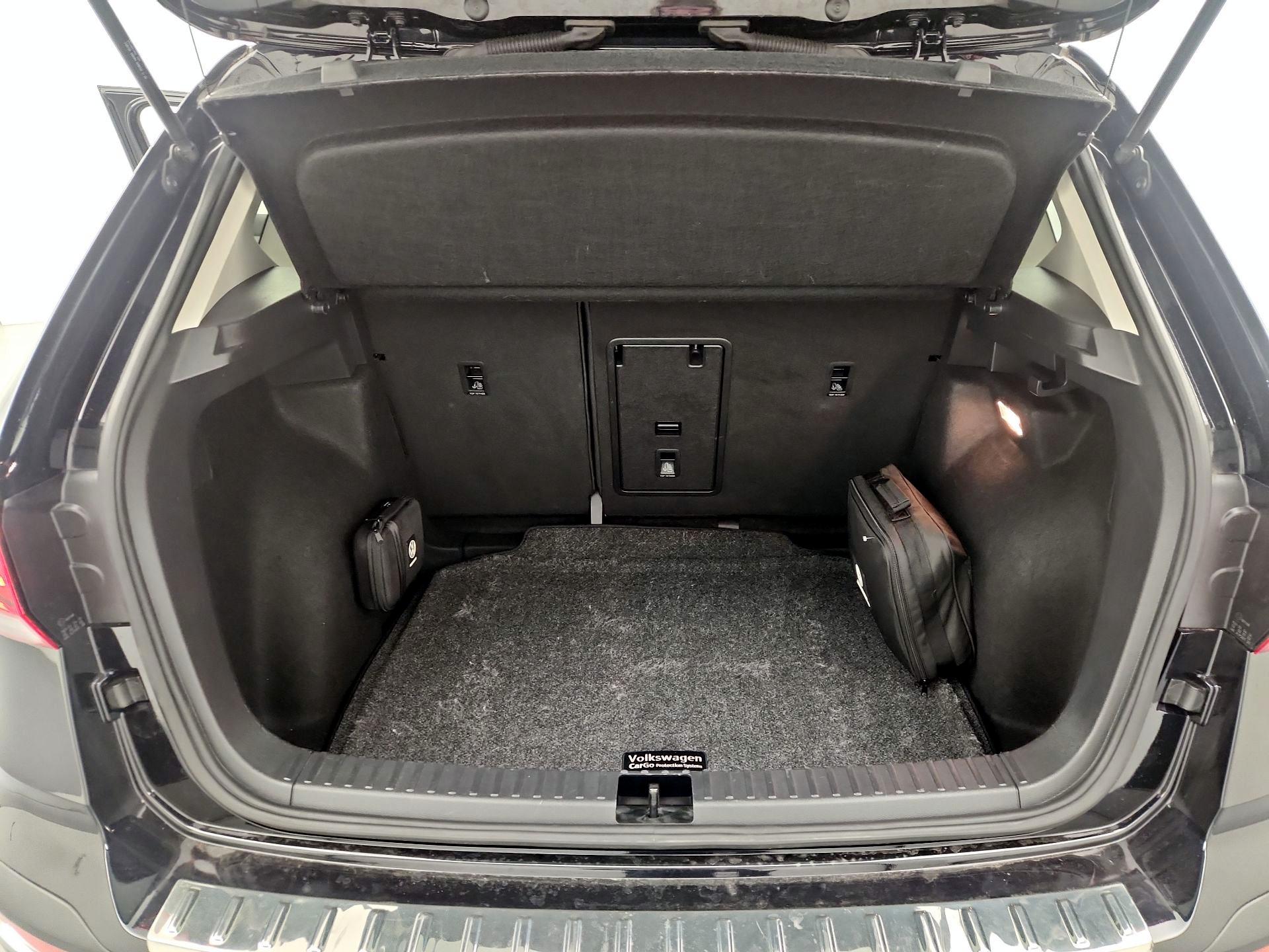 Thumbnail: 2022 Volkswagen Taos - 20