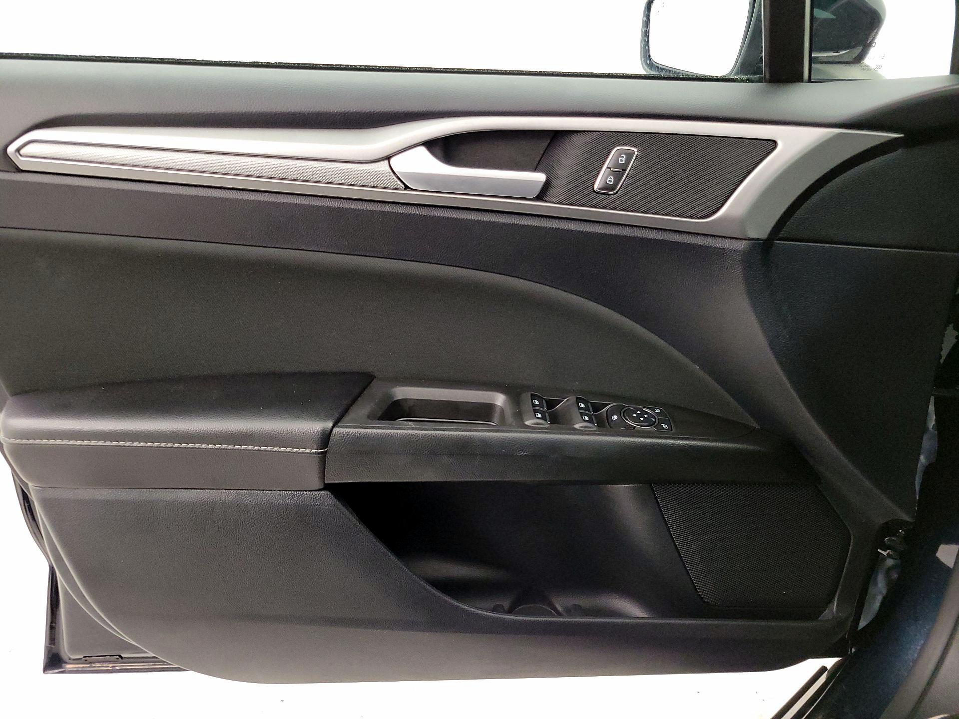 Thumbnail: 2020 Ford Fusion - 12