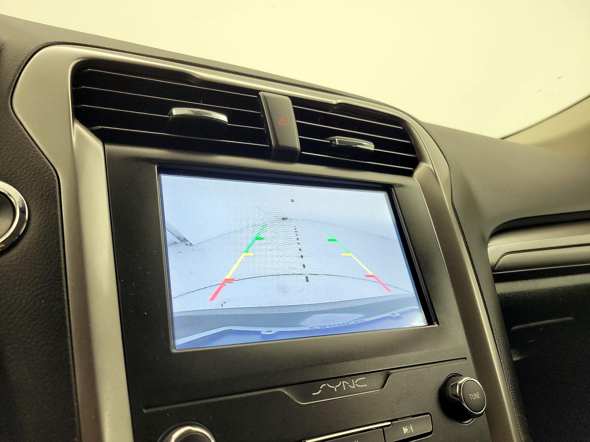 Thumbnail: 2020 Ford Fusion - 14