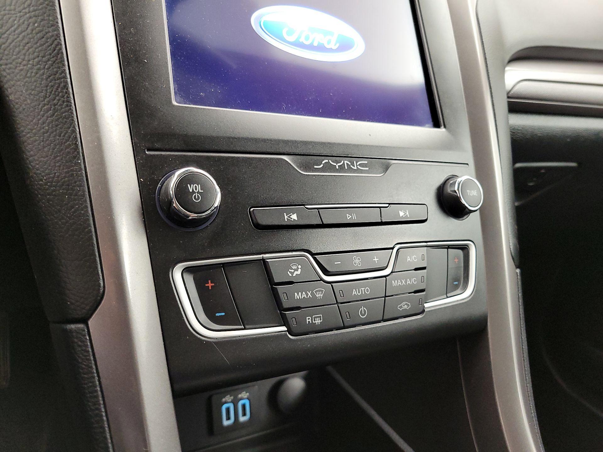 Thumbnail: 2020 Ford Fusion - 16