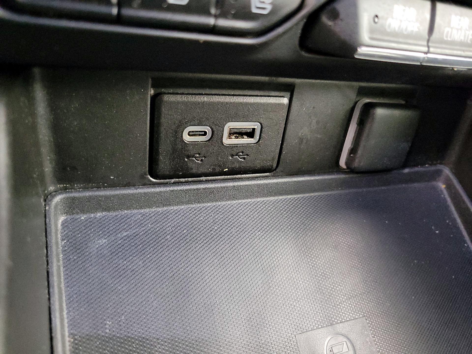 Thumbnail: 2023 Chevrolet Suburban - 19