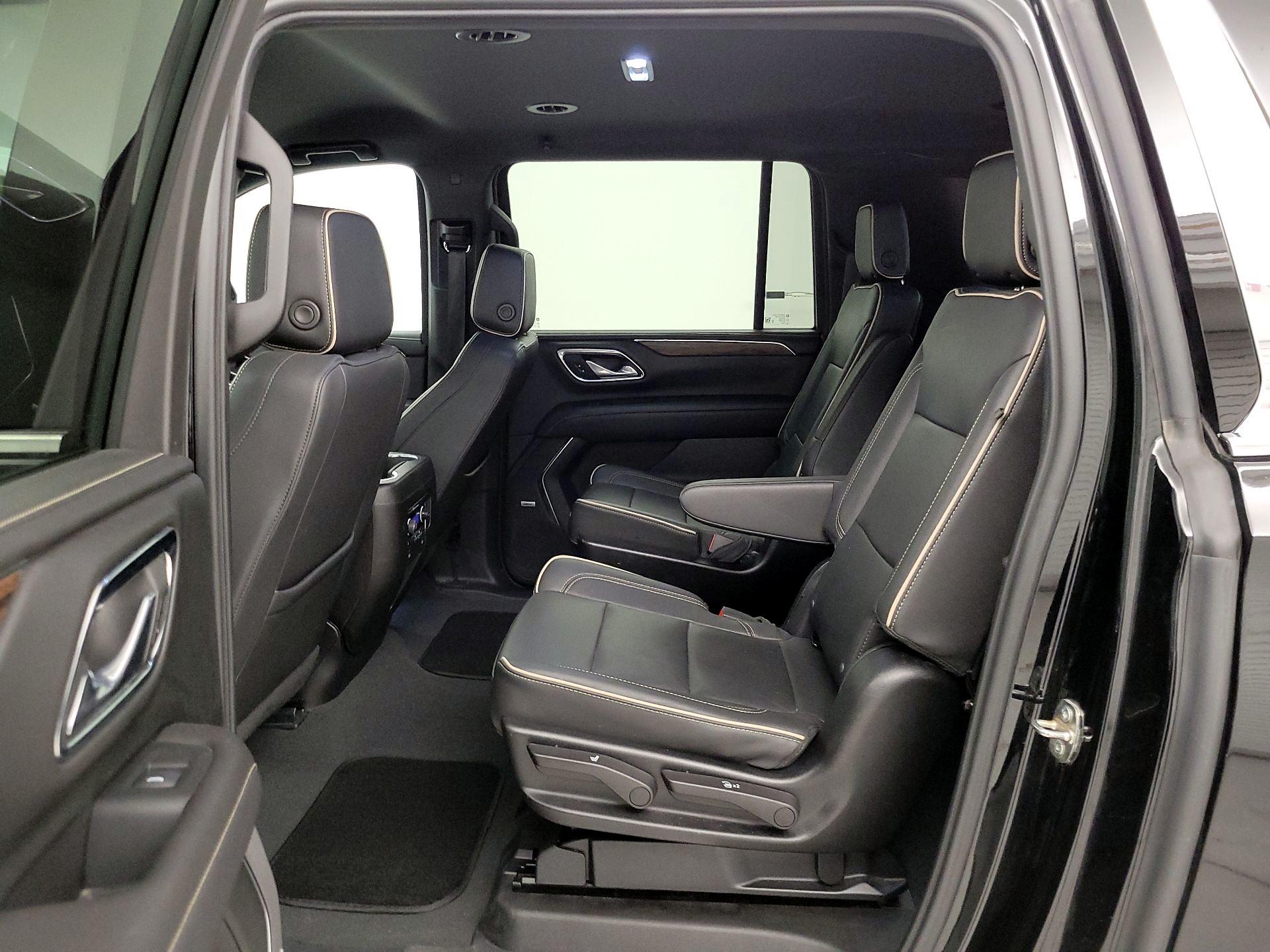 Thumbnail: 2023 Chevrolet Suburban - 20