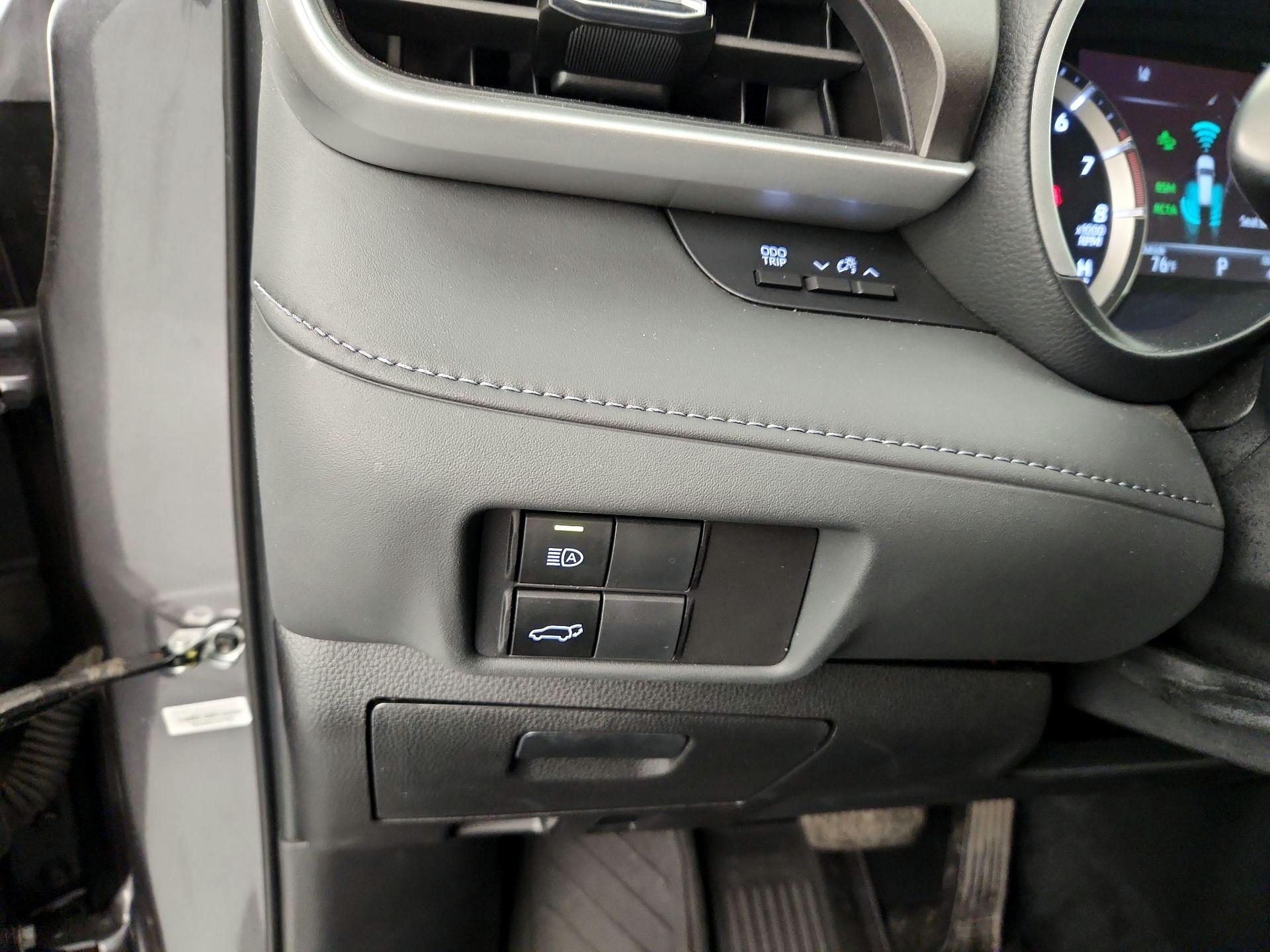 Thumbnail: 2022 Toyota Highlander - 13