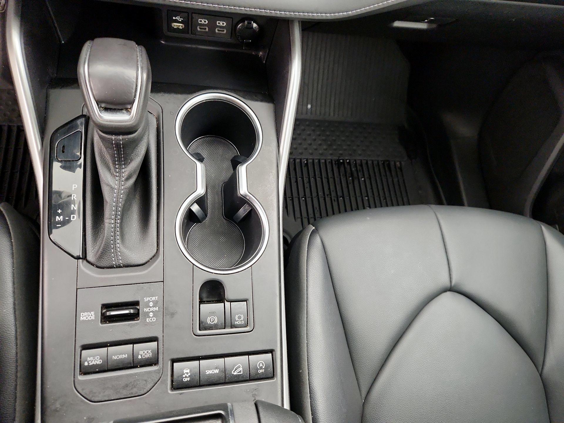 Thumbnail: 2022 Toyota Highlander - 18