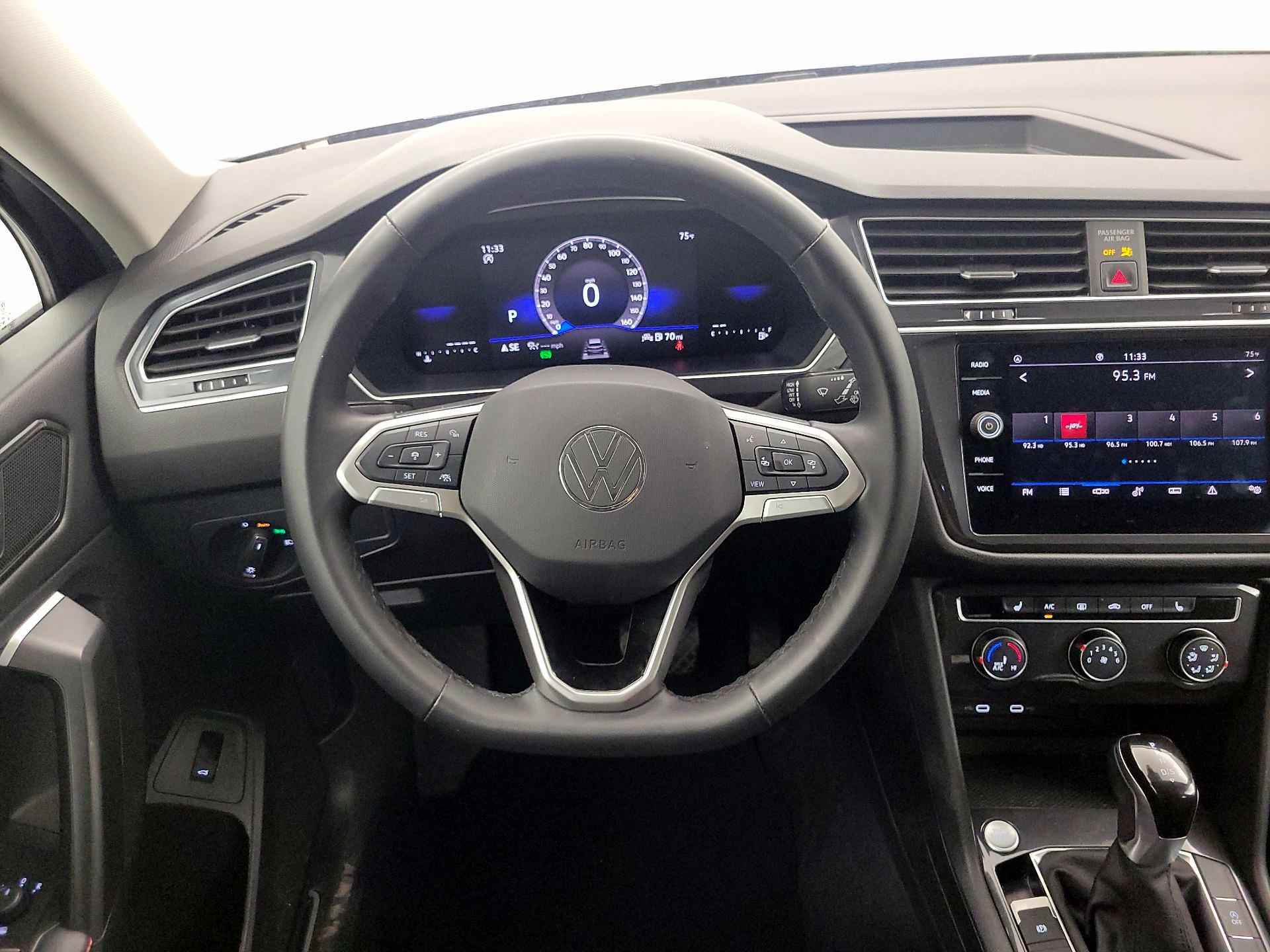 Thumbnail: 2024 Volkswagen Tiguan - 10