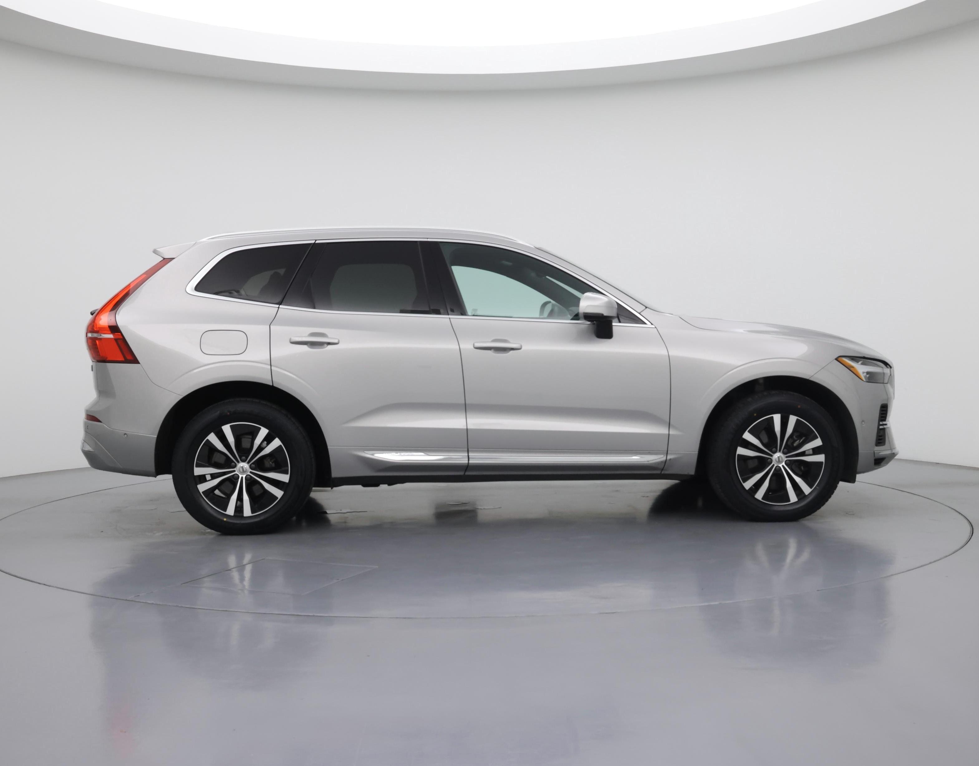 Thumbnail: 2022 Volvo XC60 - 7
