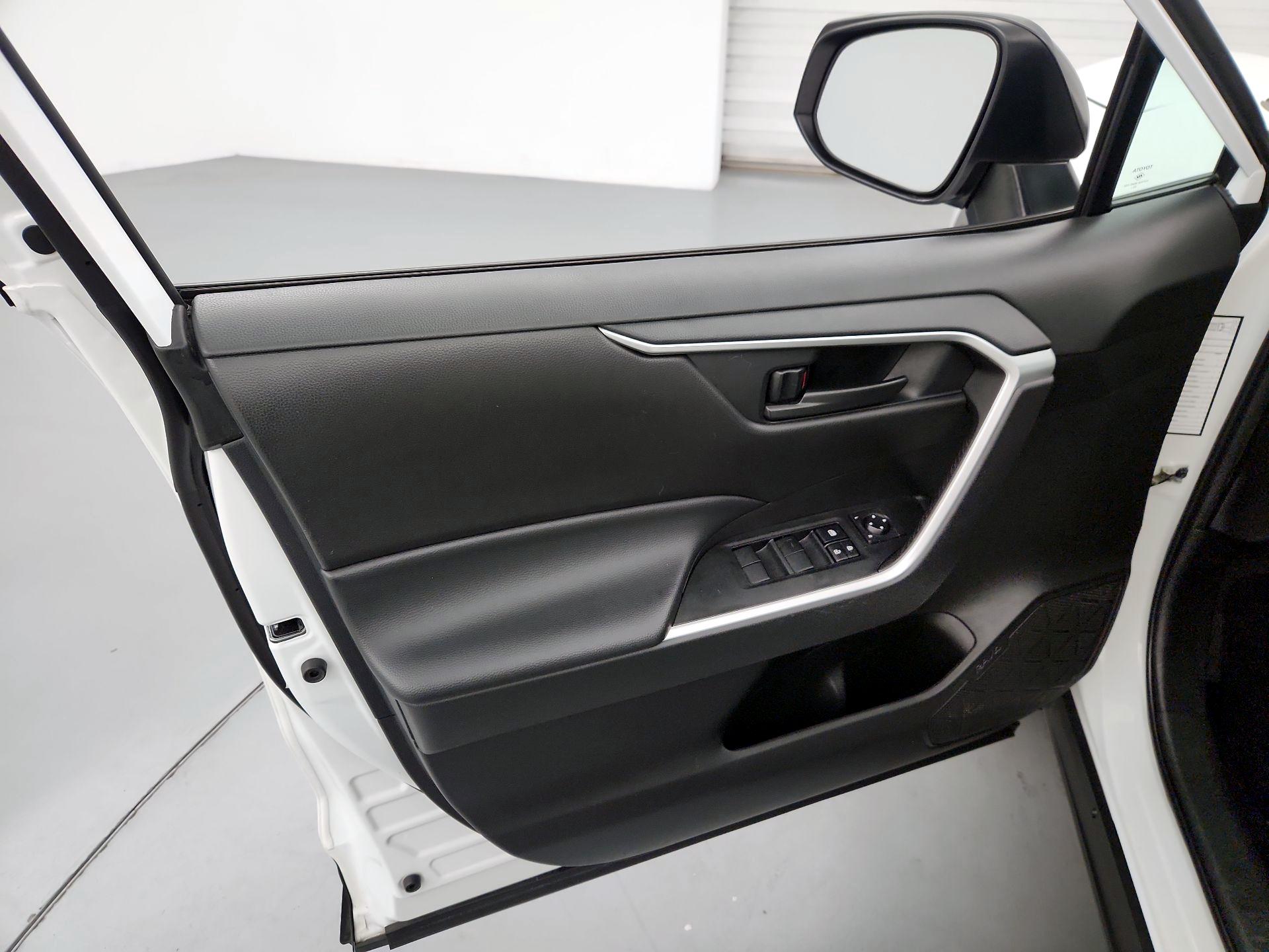 Thumbnail: 2024 Toyota RAV4 - 12