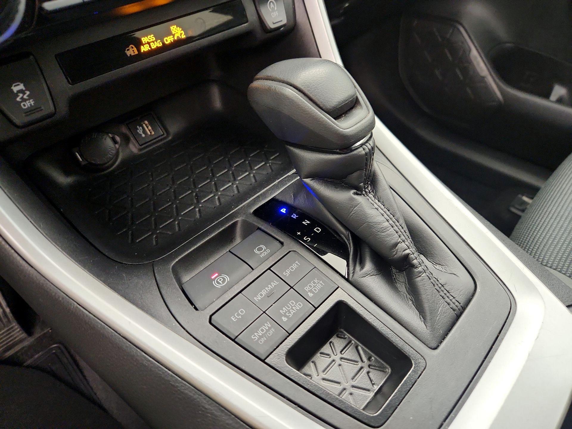 Thumbnail: 2024 Toyota RAV4 - 17