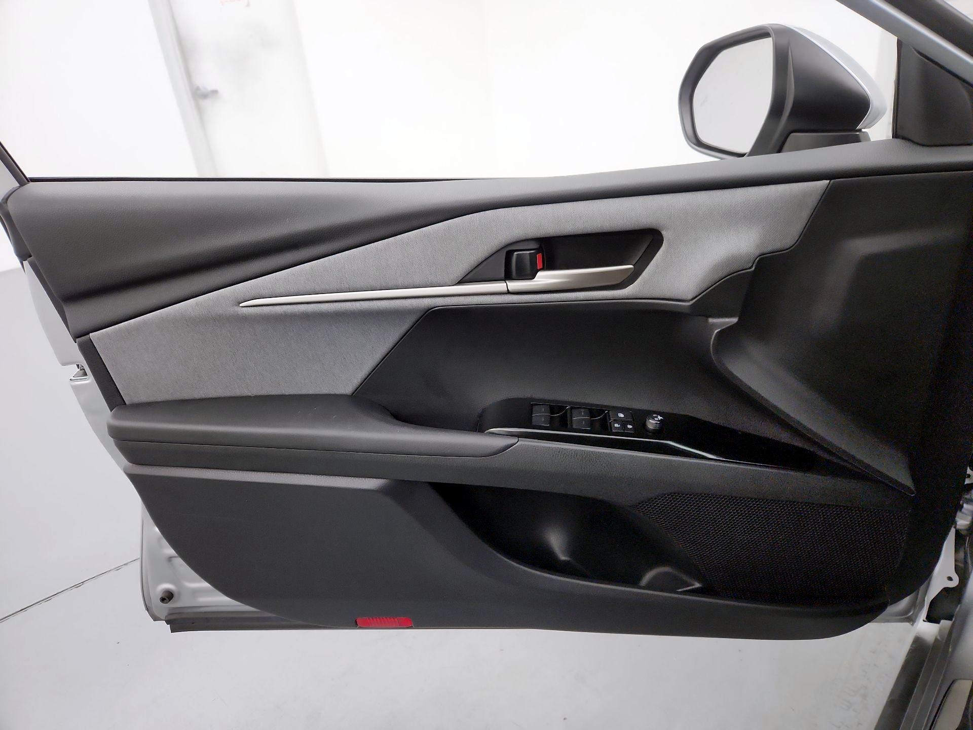 Thumbnail: 2025 Toyota Camry - 12