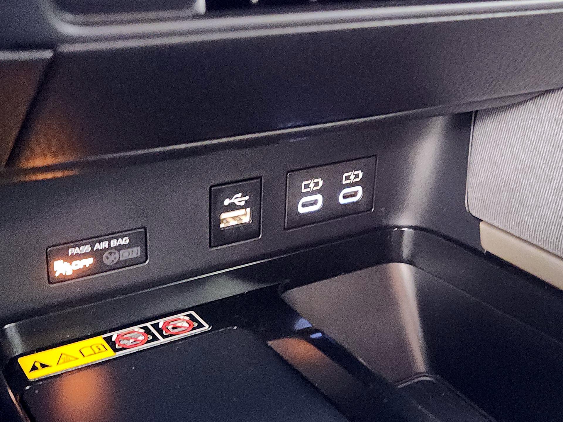 Thumbnail: 2025 Toyota Camry - 18