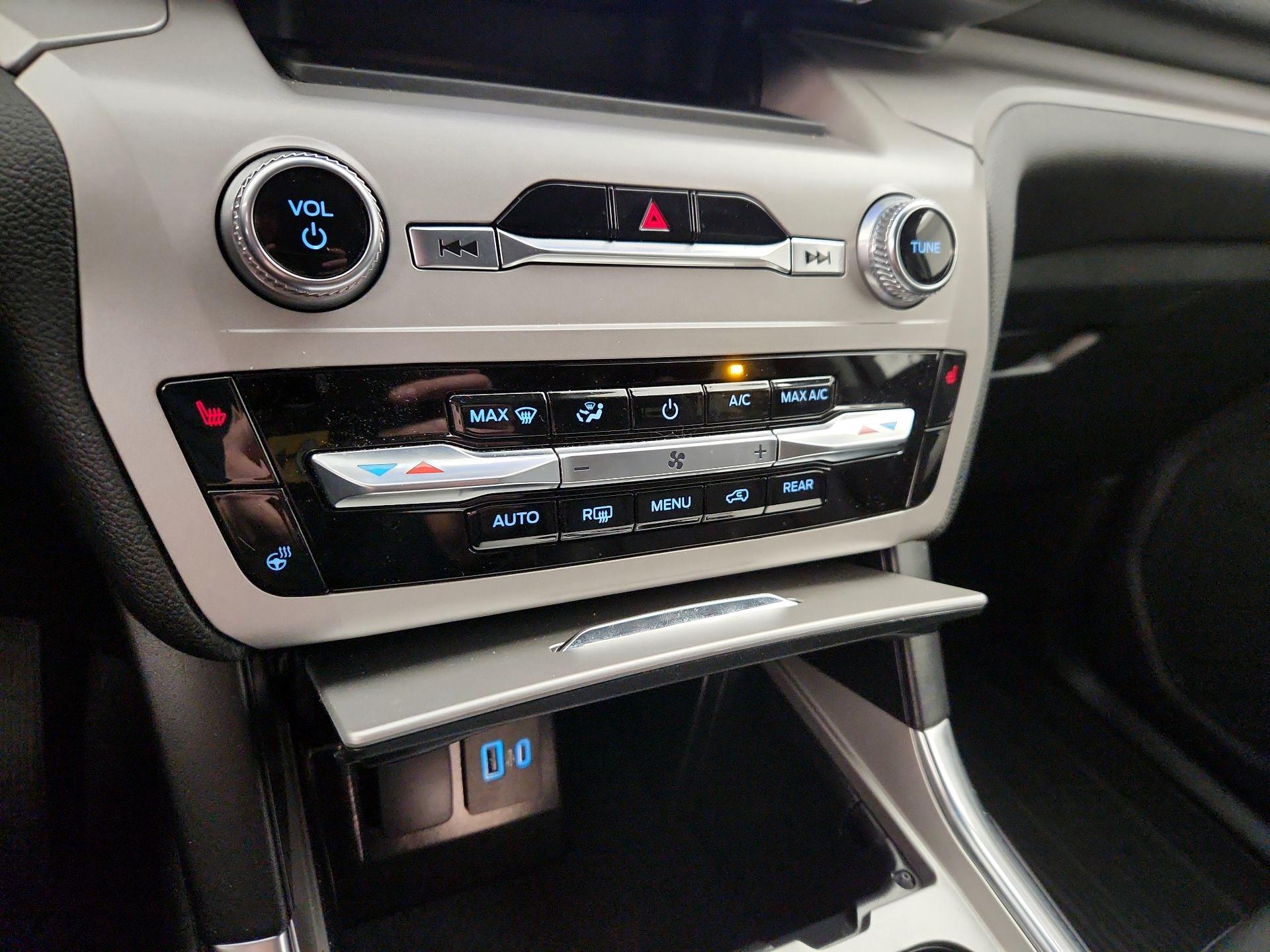 Thumbnail: 2023 Ford Explorer - 16