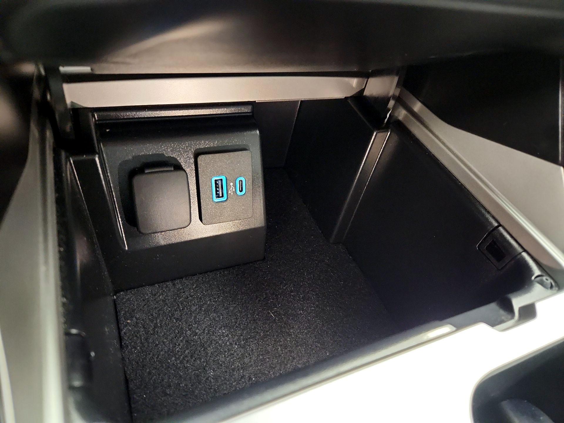 Thumbnail: 2023 Ford Explorer - 18