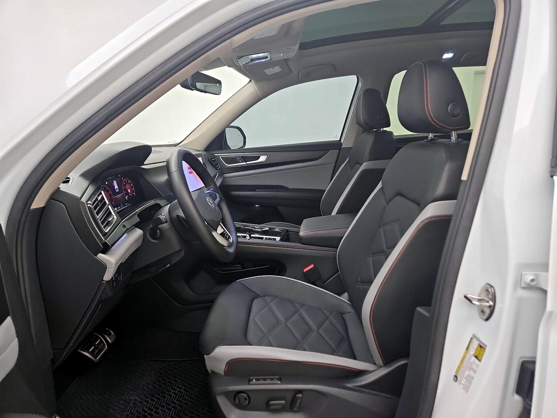 Thumbnail: 2024 Volkswagen Atlas - 11