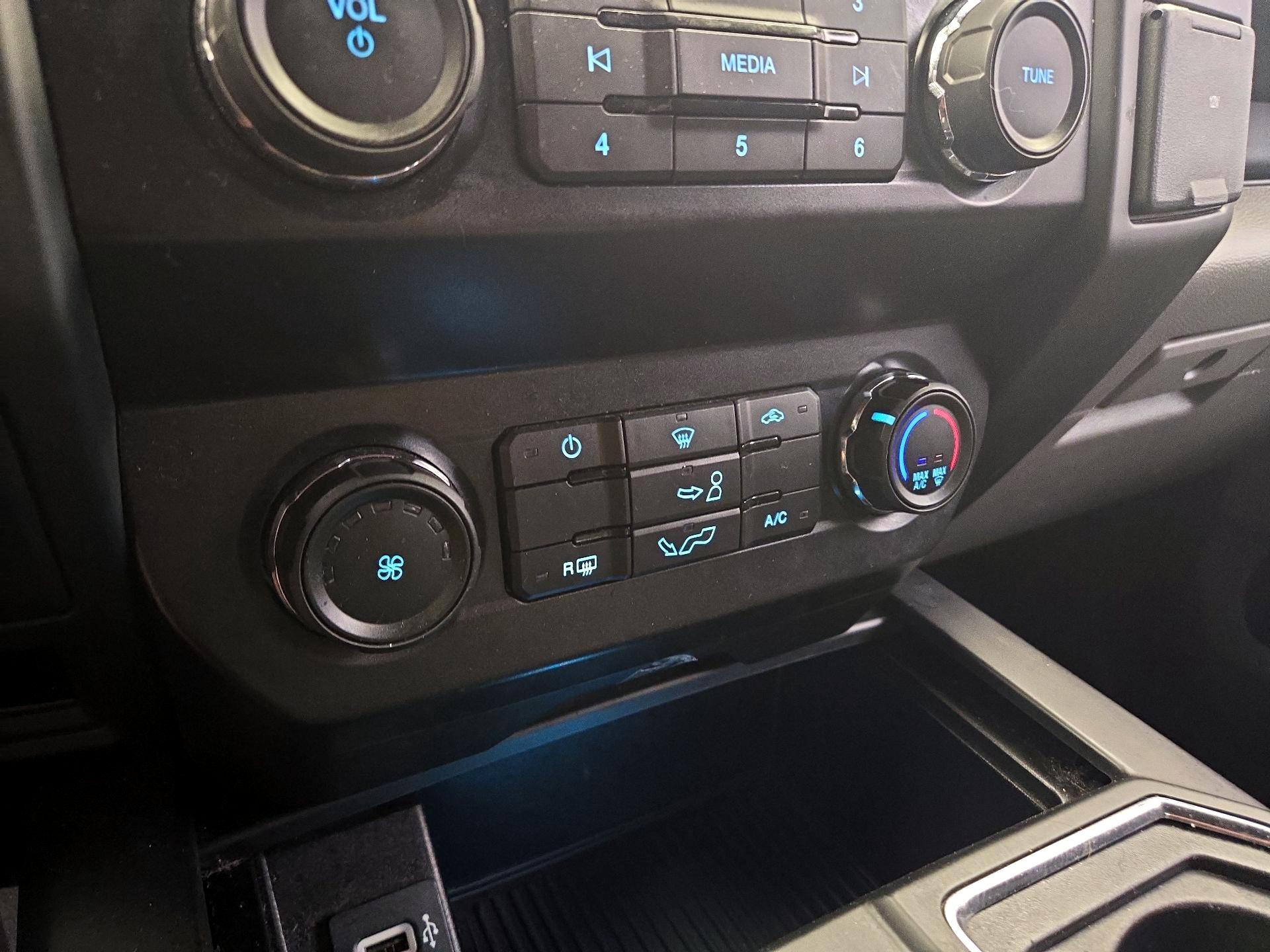 Thumbnail: 2019 Ford F-150 - 16