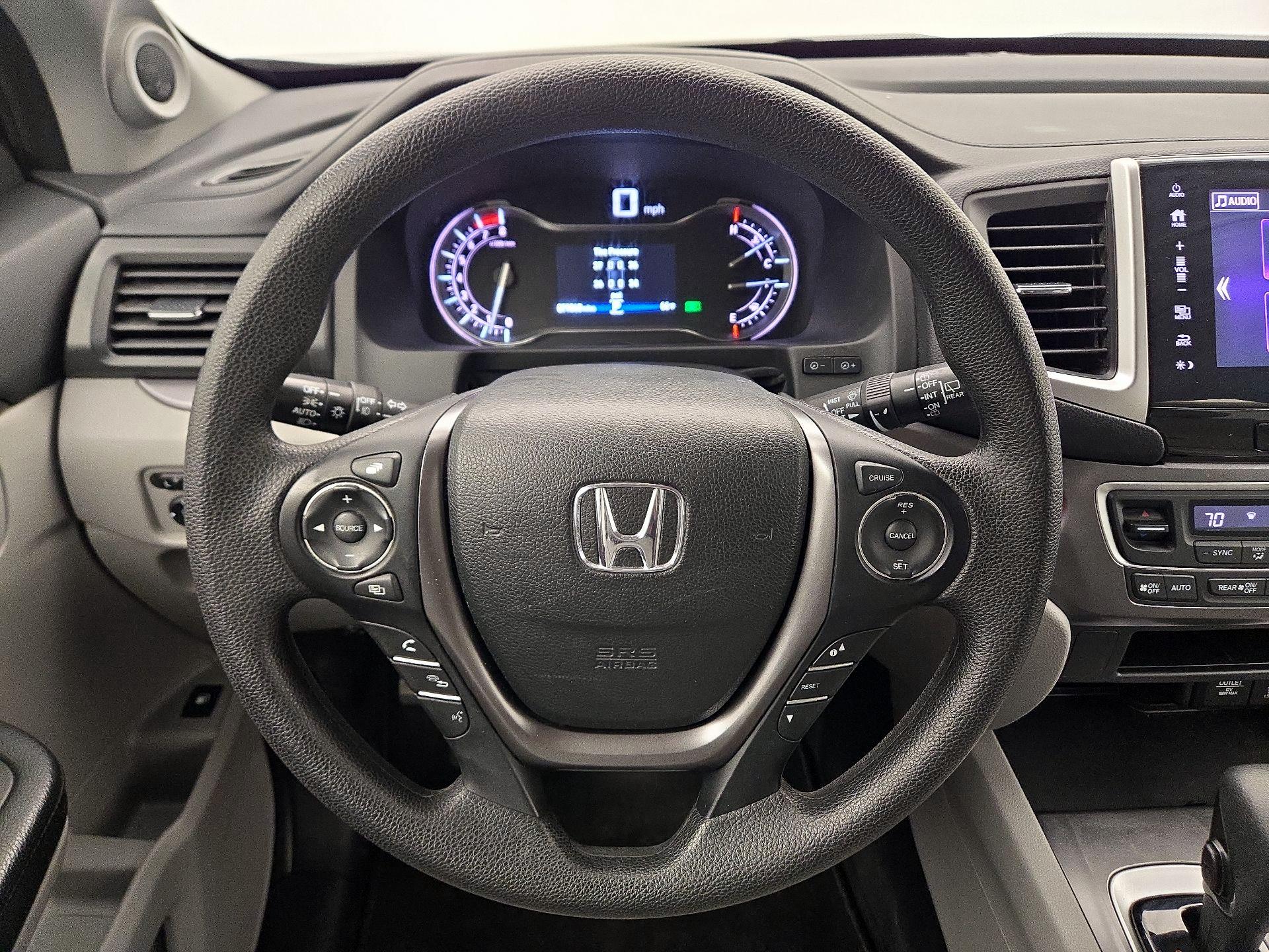 Thumbnail: 2018 Honda Pilot - 10