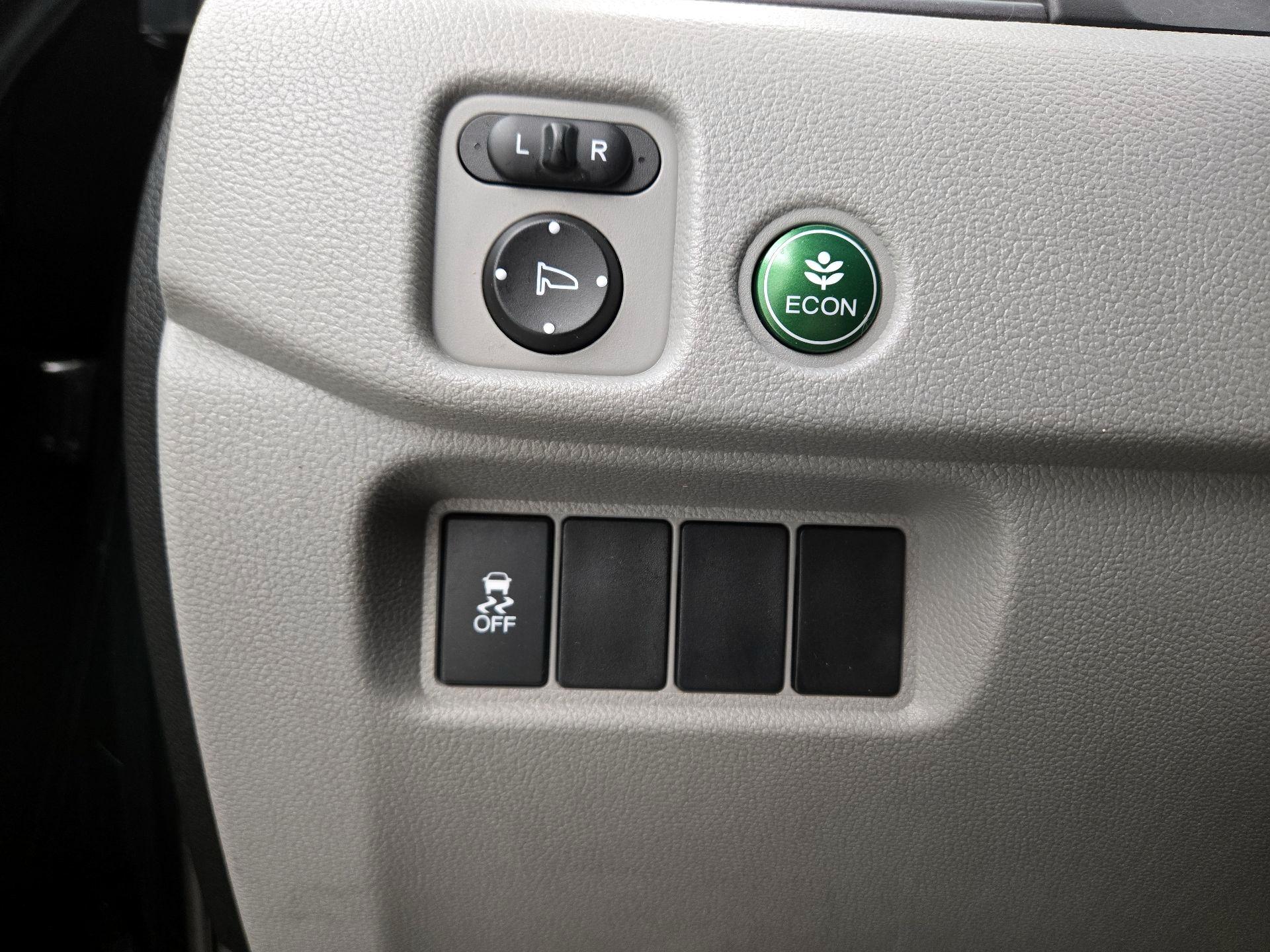 Thumbnail: 2018 Honda Pilot - 13