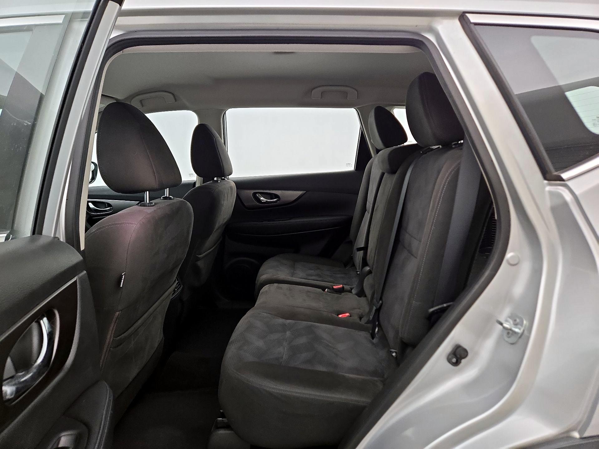 Thumbnail: 2015 Nissan Rogue - 19