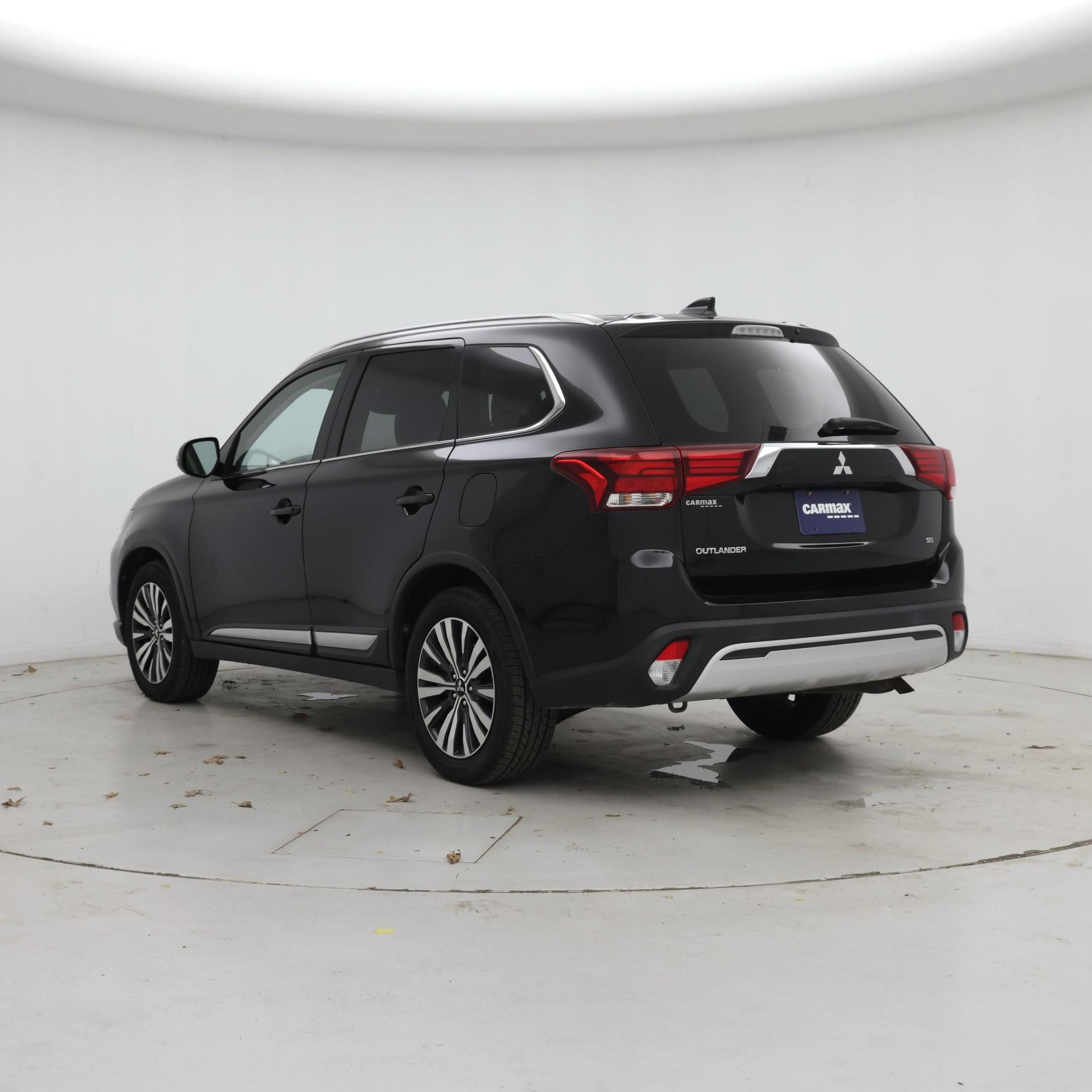 Thumbnail: 2020 Mitsubishi Outlander - 2