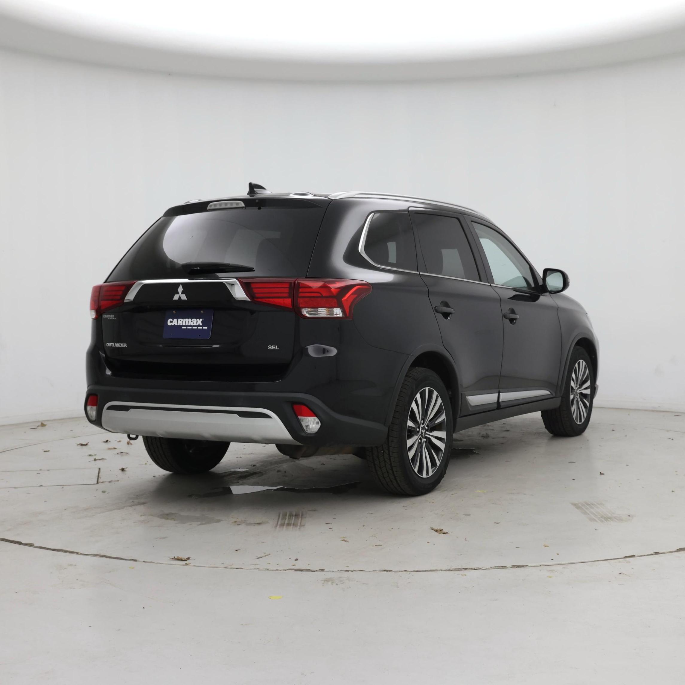 Thumbnail: 2020 Mitsubishi Outlander - 8