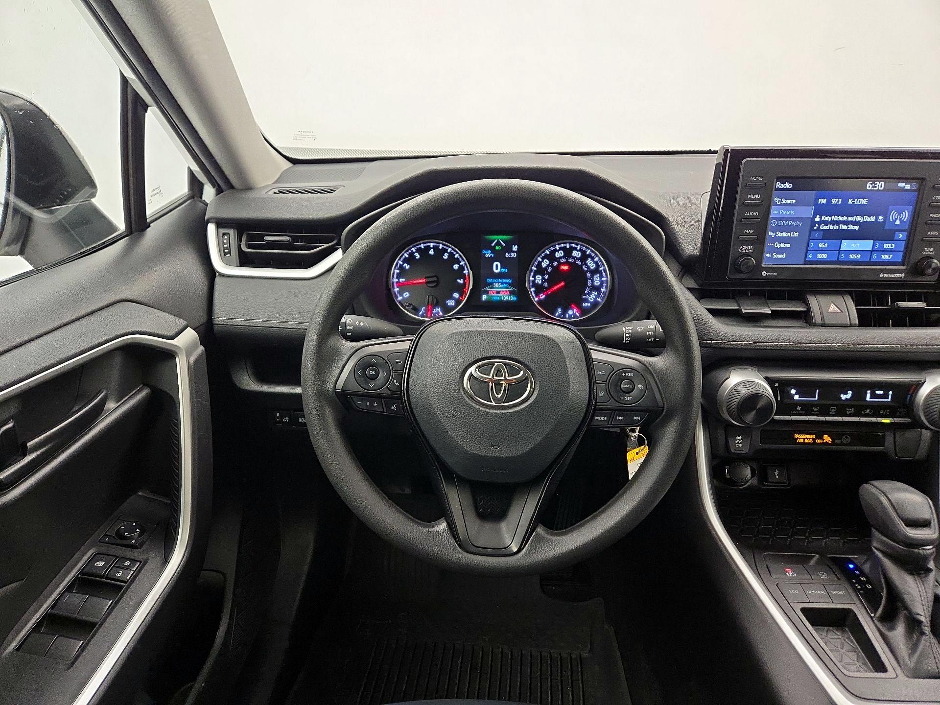 Thumbnail: 2021 Toyota RAV4 - 10